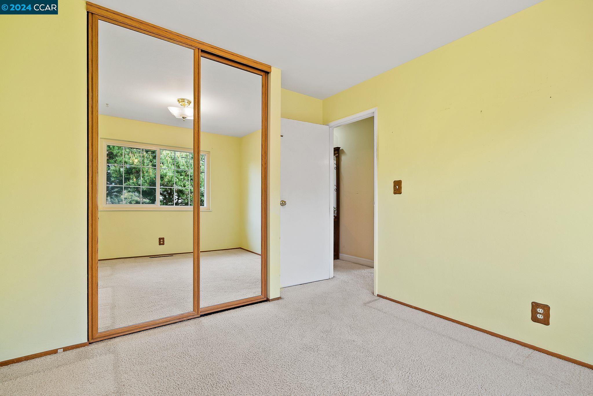 3085 Sun Ct
