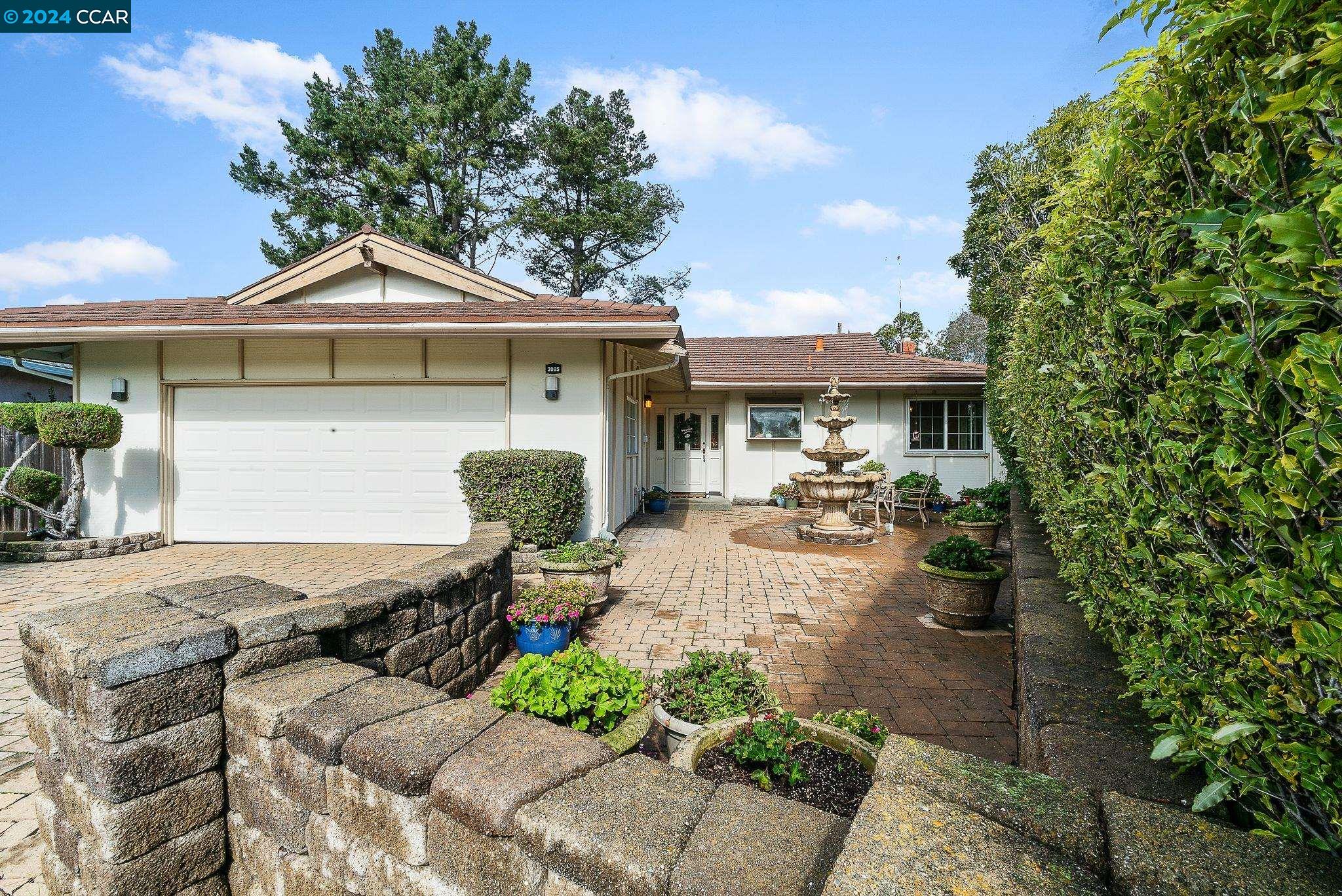 3085 Sun Ct