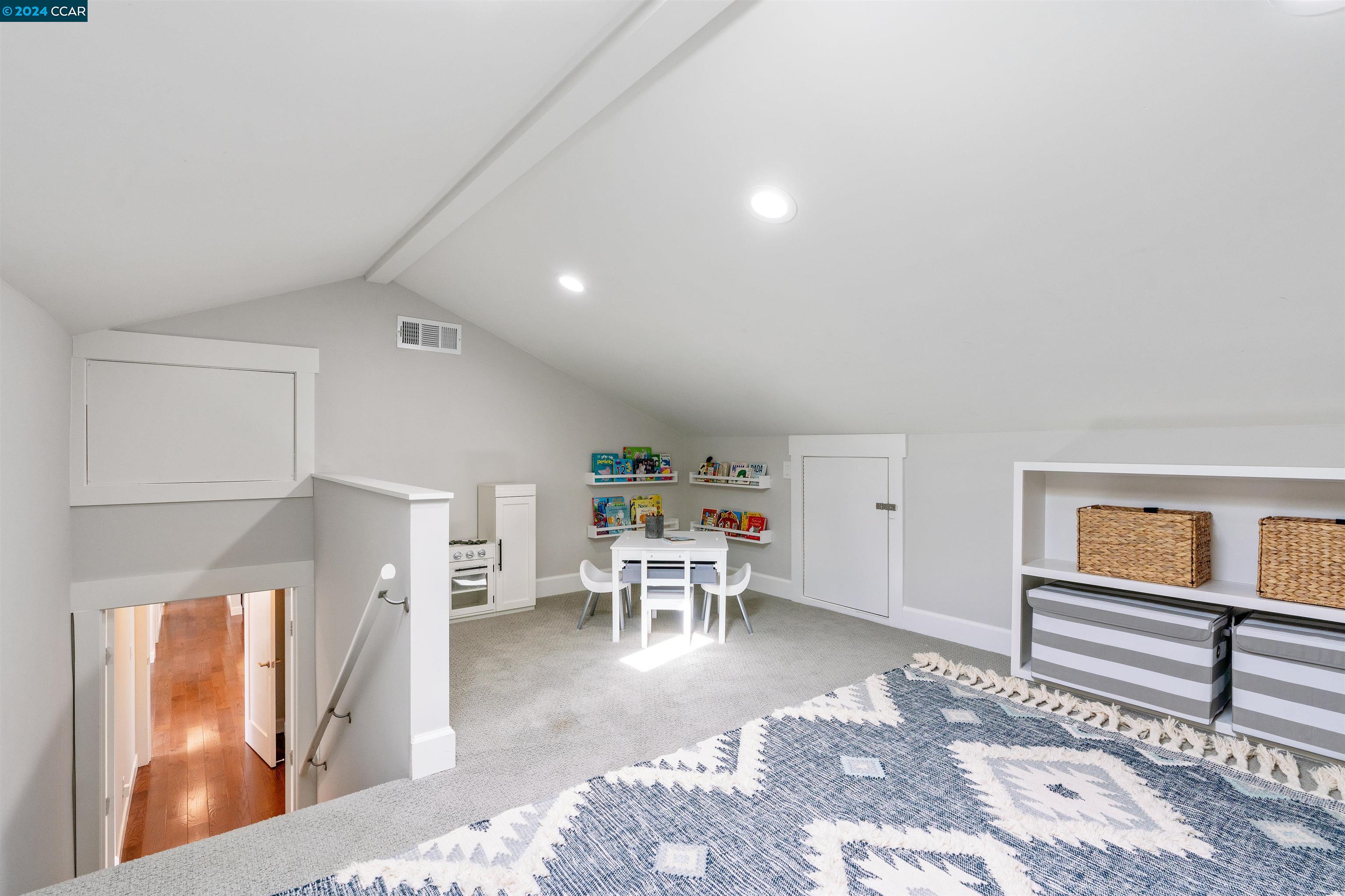 1025 Willow Dr