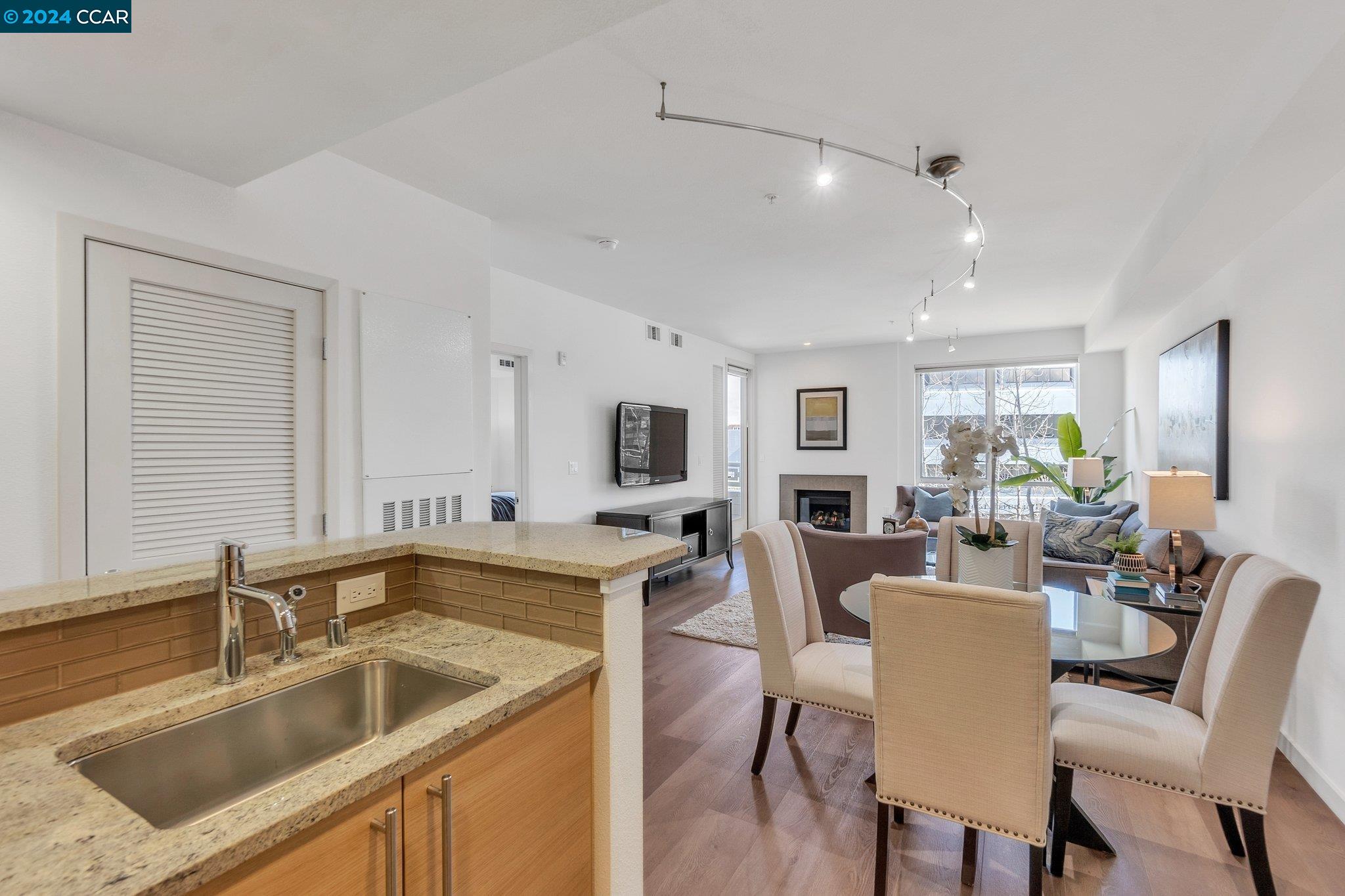 1655 N California Blvd # 207