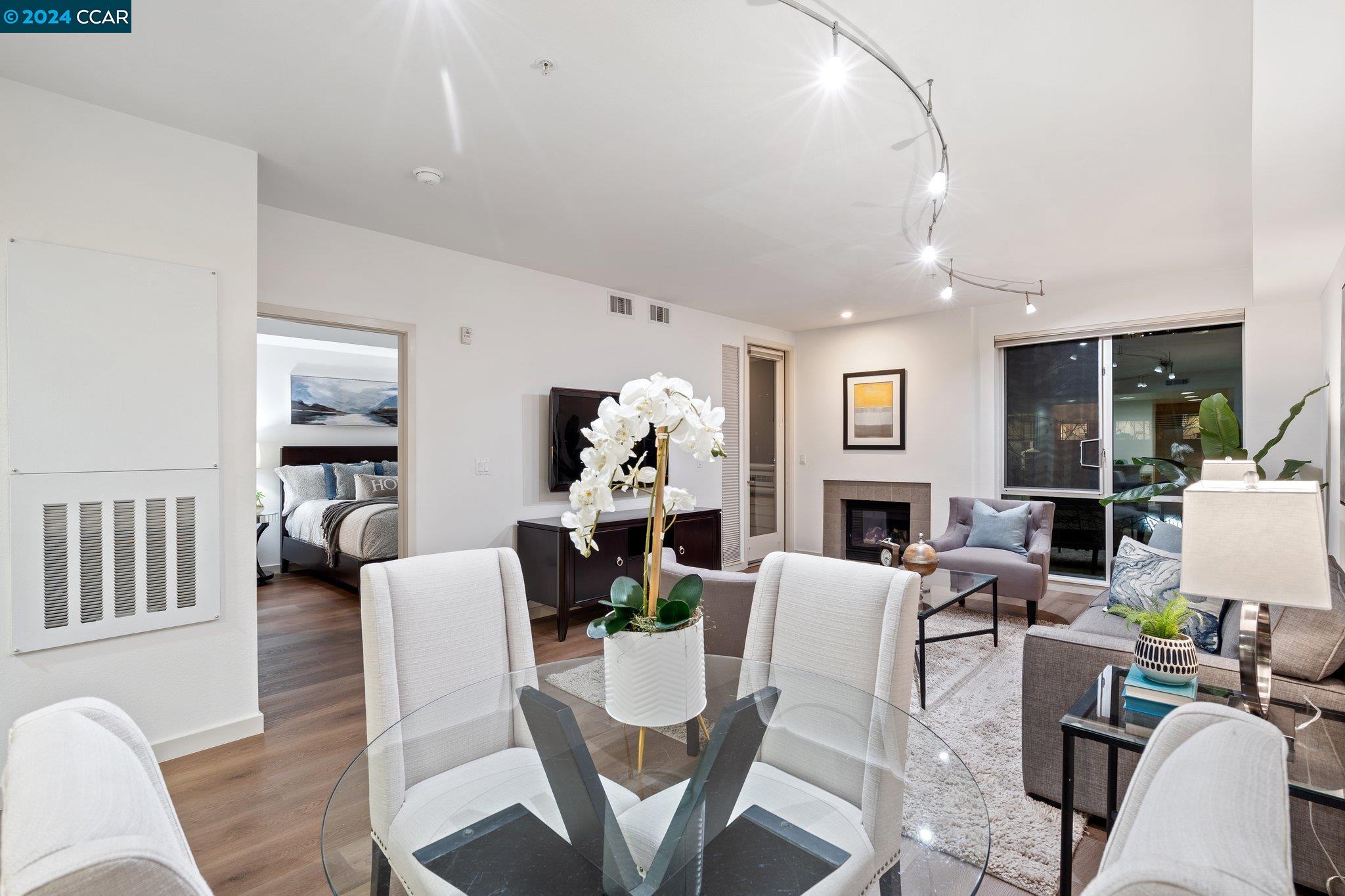 1655 N California Blvd # 207