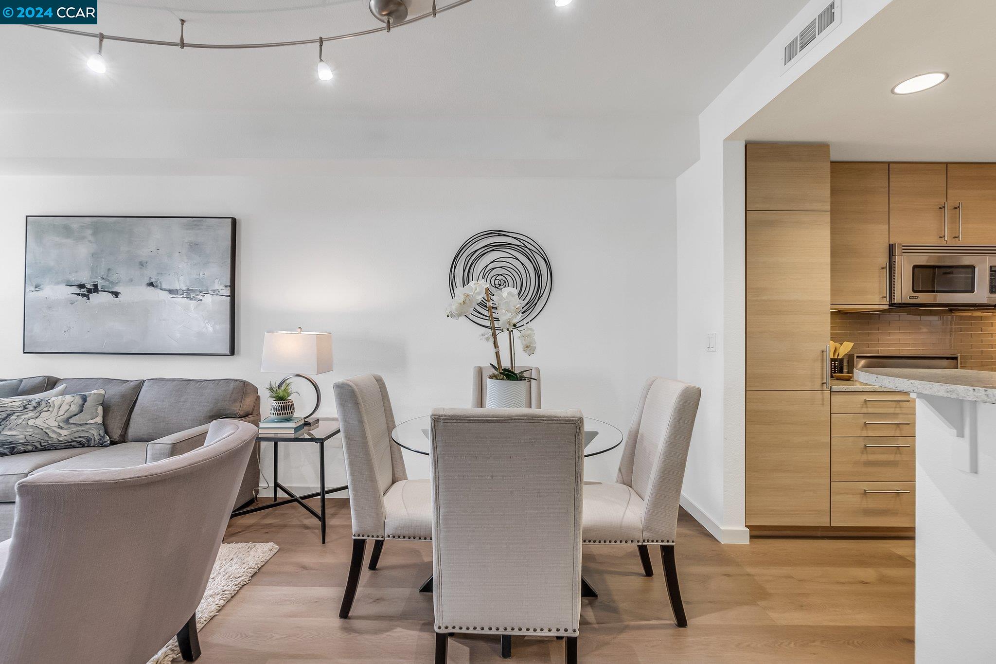 1655 N California Blvd # 207
