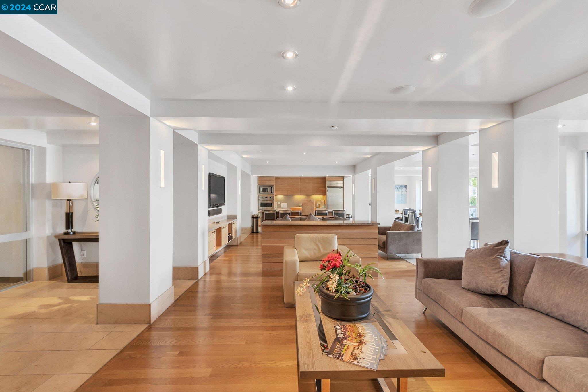 1655 N California Blvd # 207