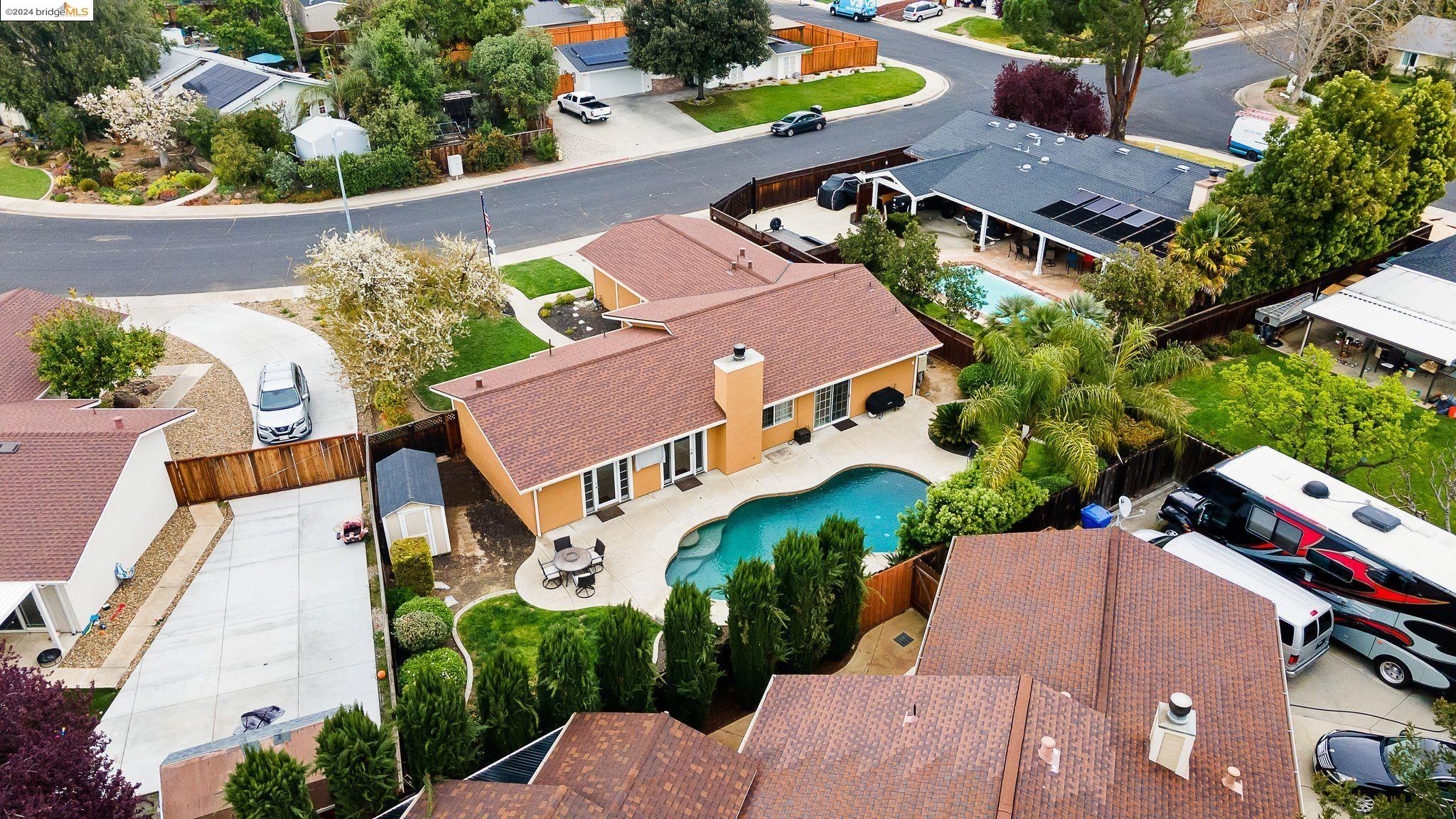 1240 Woodside DR