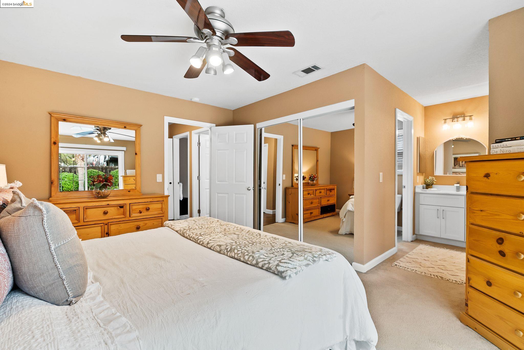 1240 Woodside DR