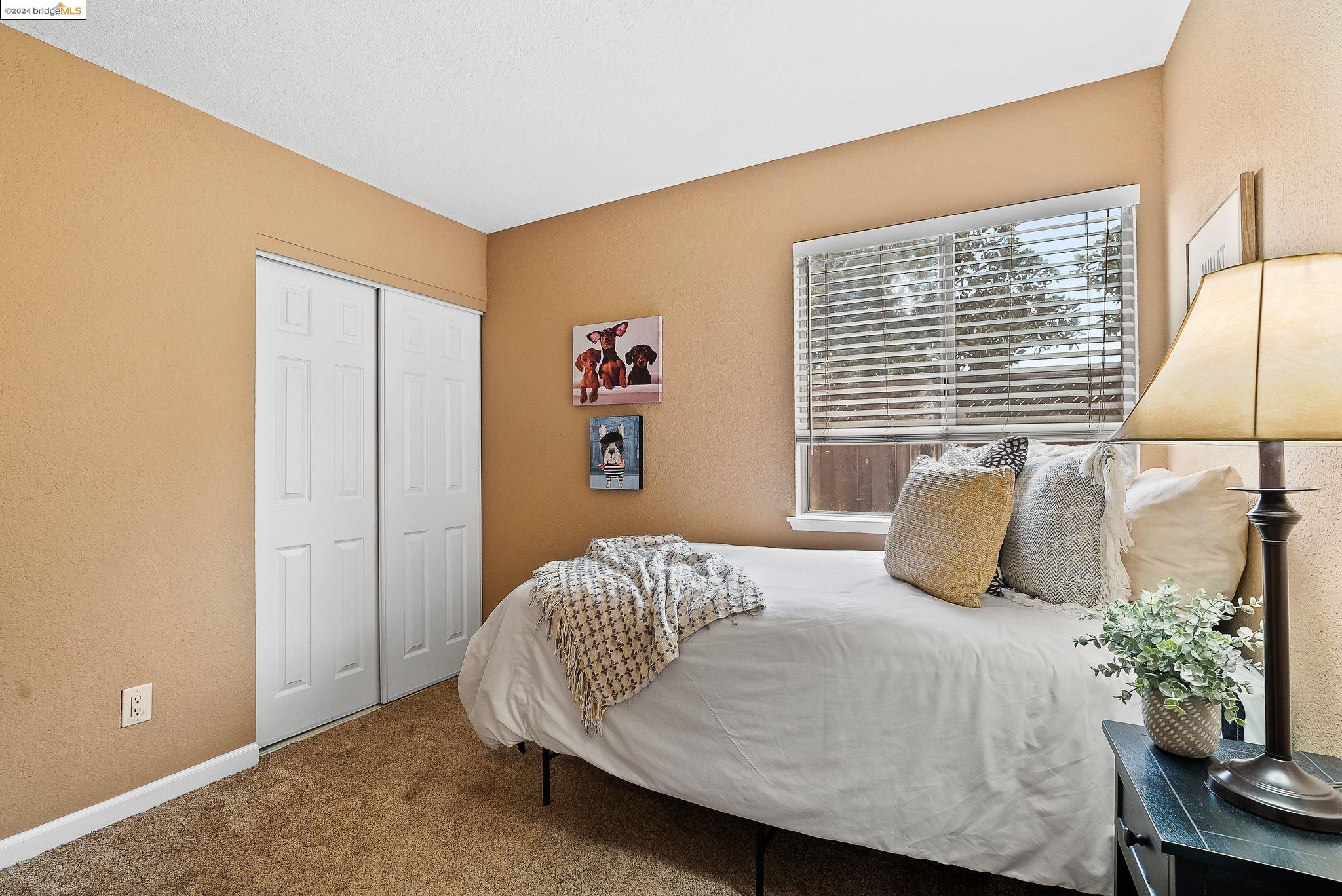1240 Woodside DR