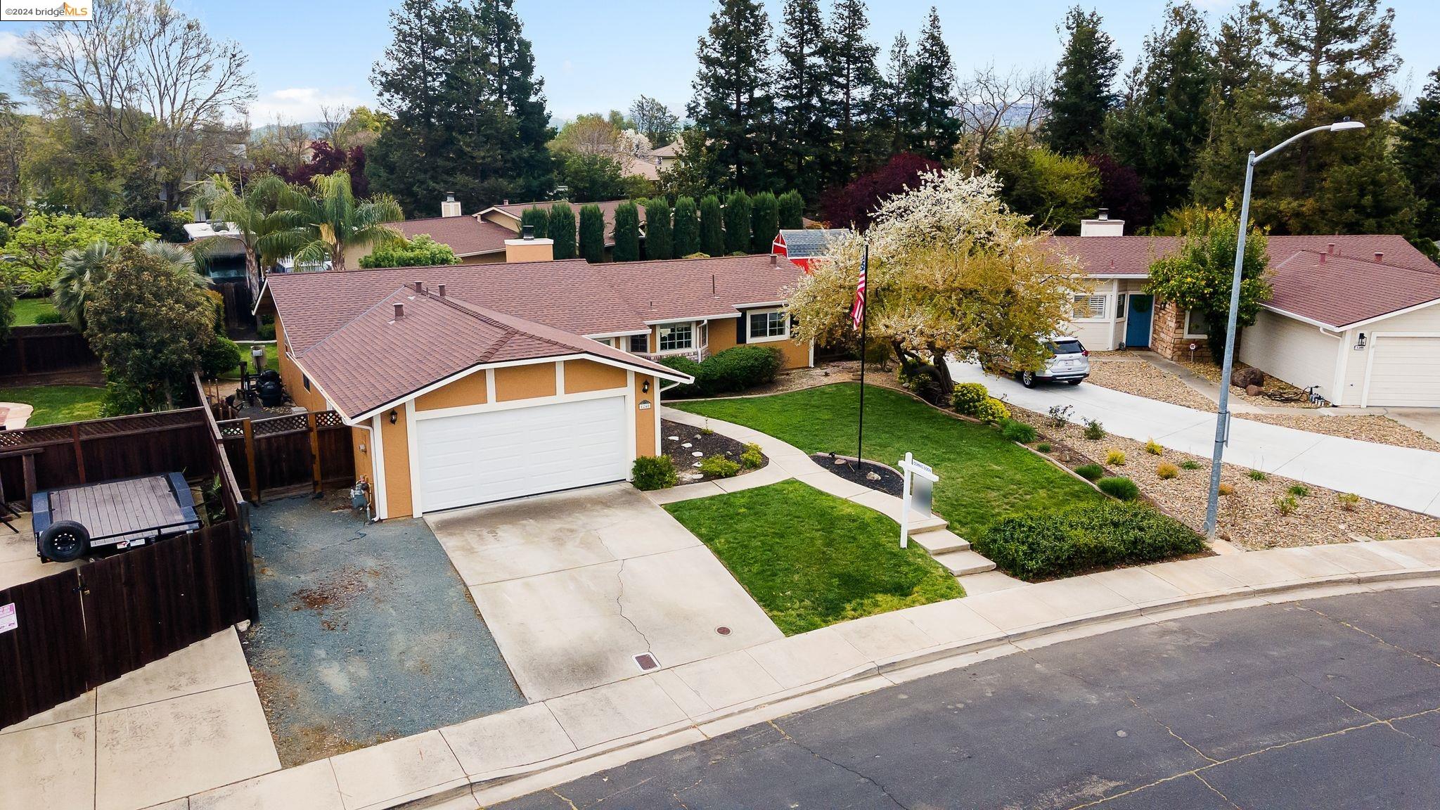 1240 Woodside DR