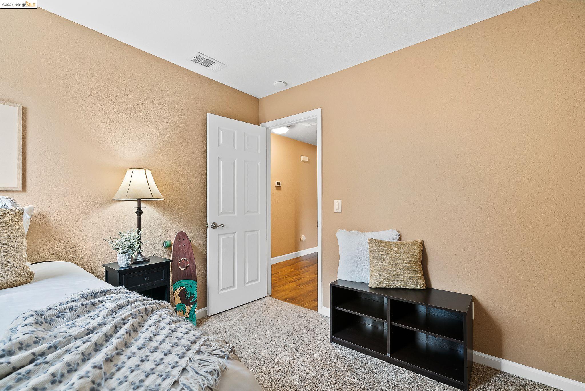 1240 Woodside DR