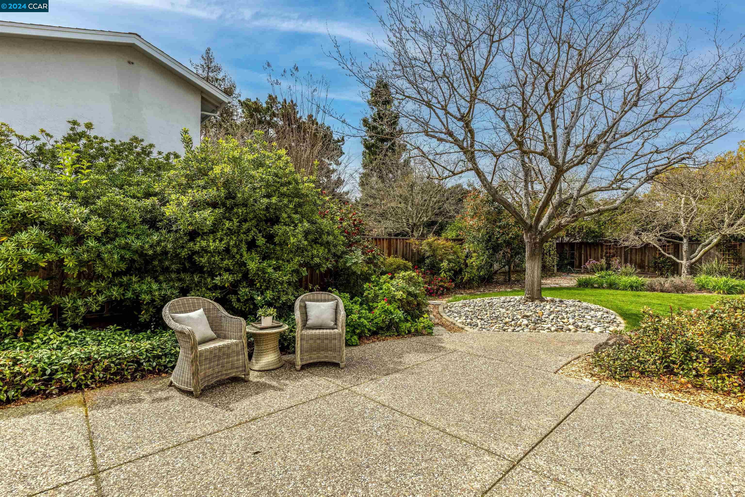 913 Meander Dr