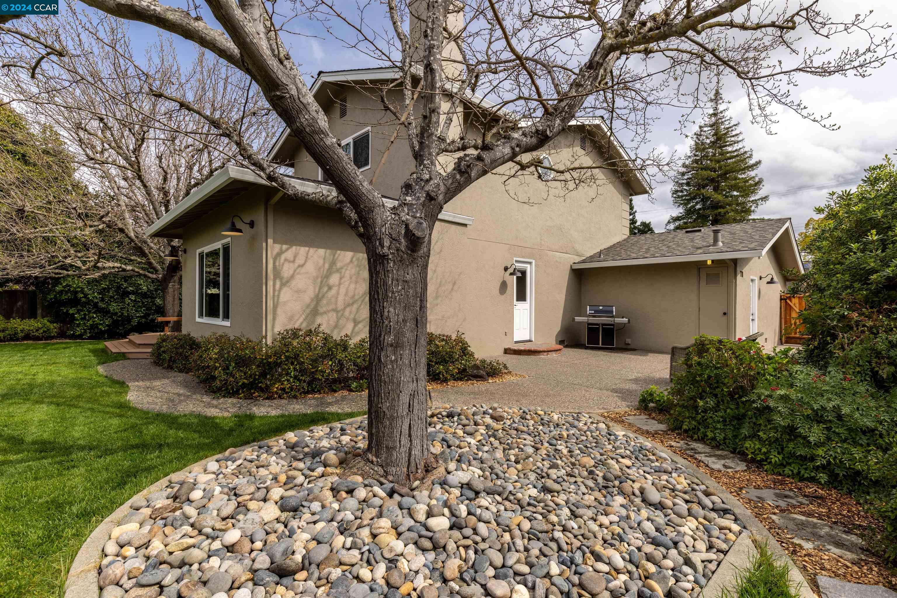 913 Meander Dr