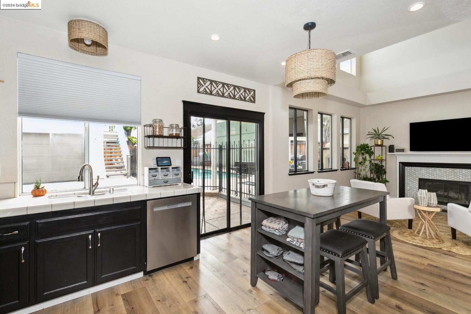 342 Chaucer Dr