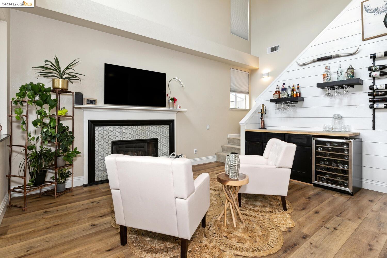 342 Chaucer Dr