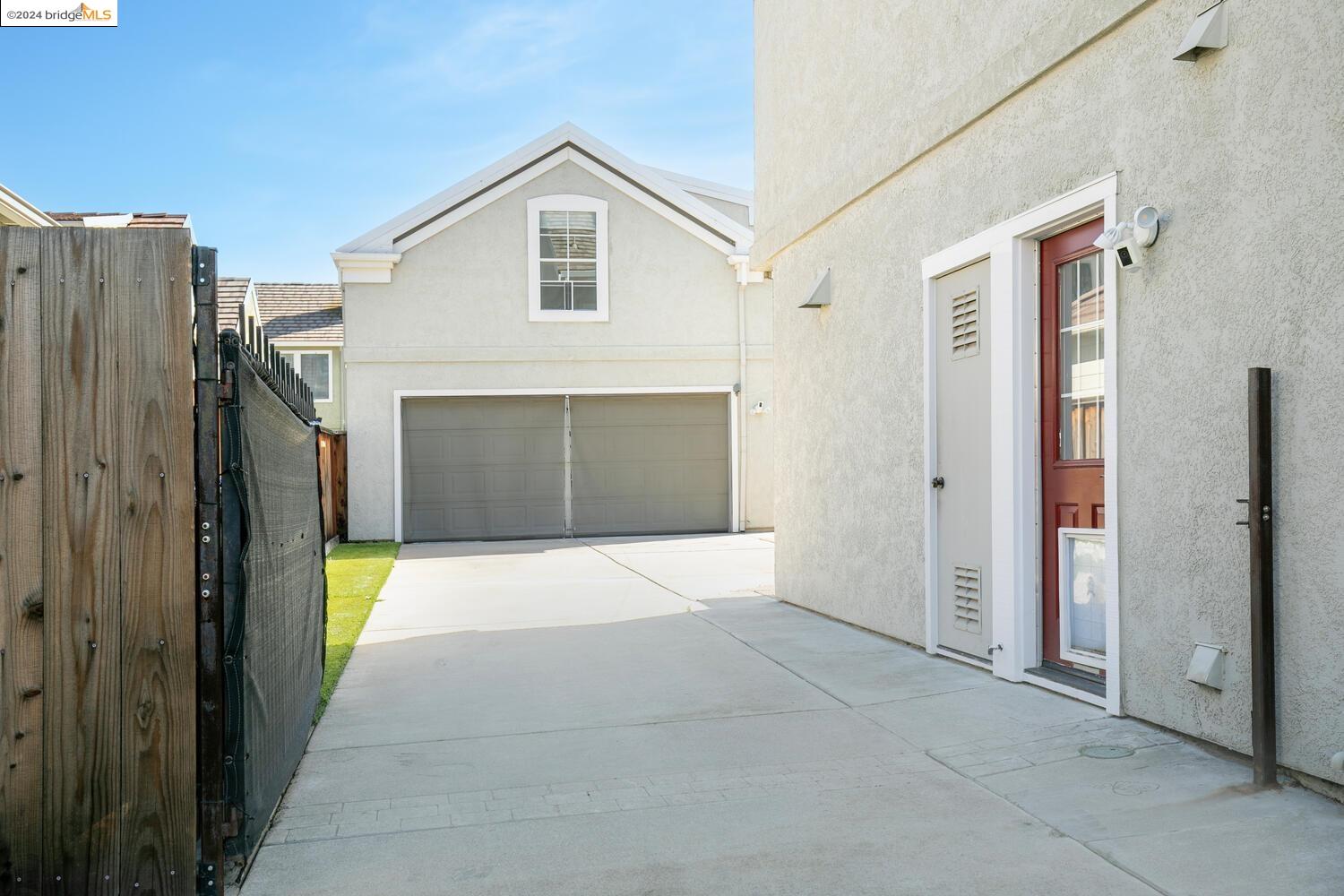 342 Chaucer Dr