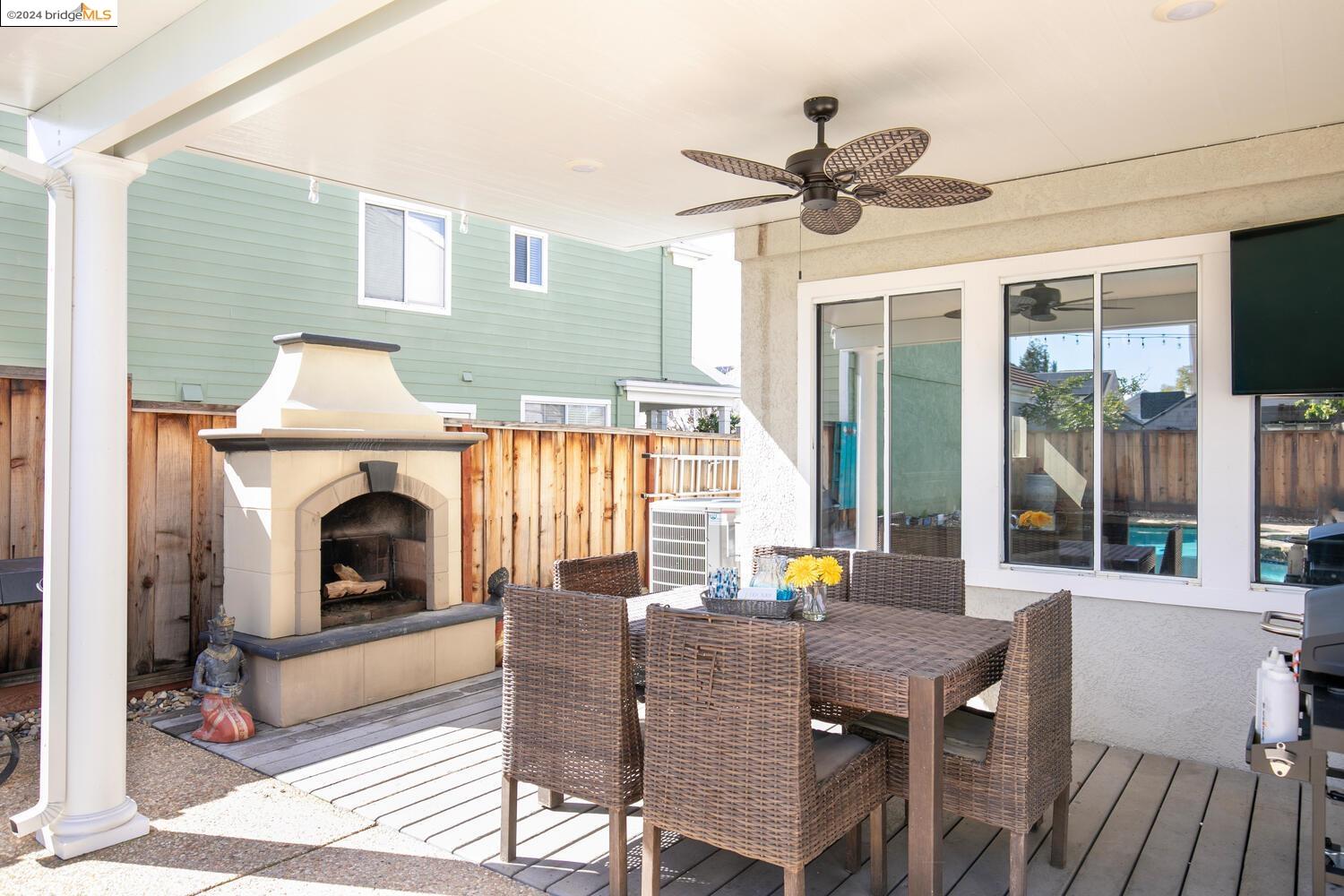 342 Chaucer Dr