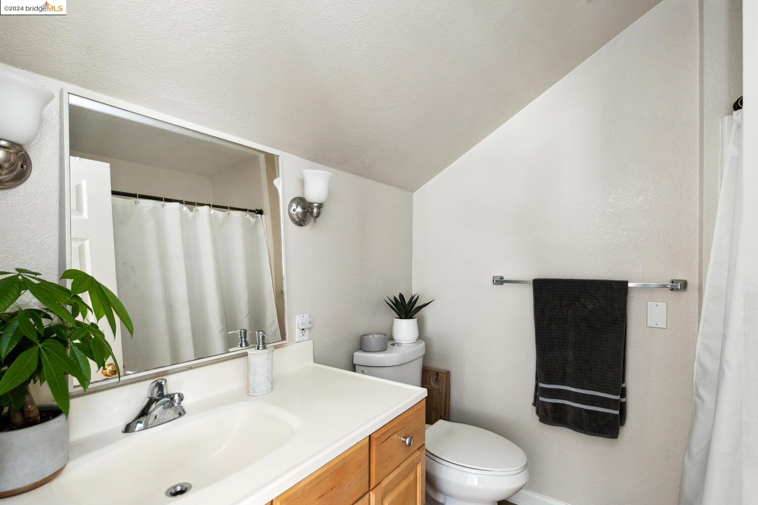 342 Chaucer Dr