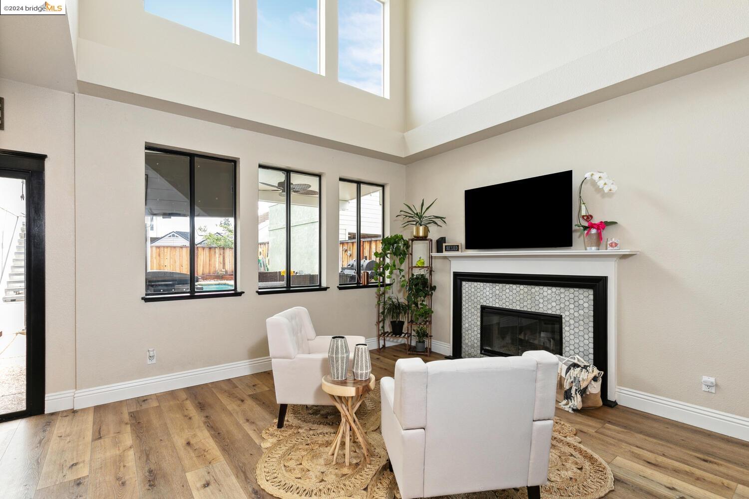 342 Chaucer Dr