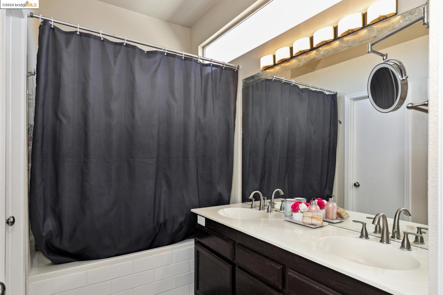 342 Chaucer Dr