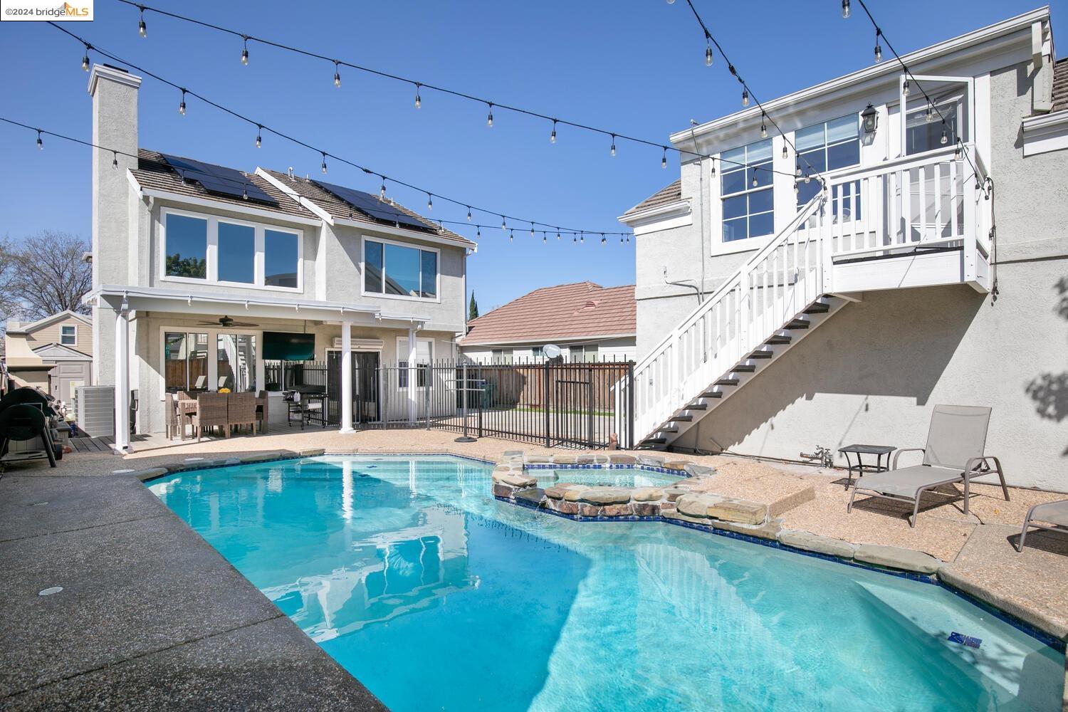 342 Chaucer Dr