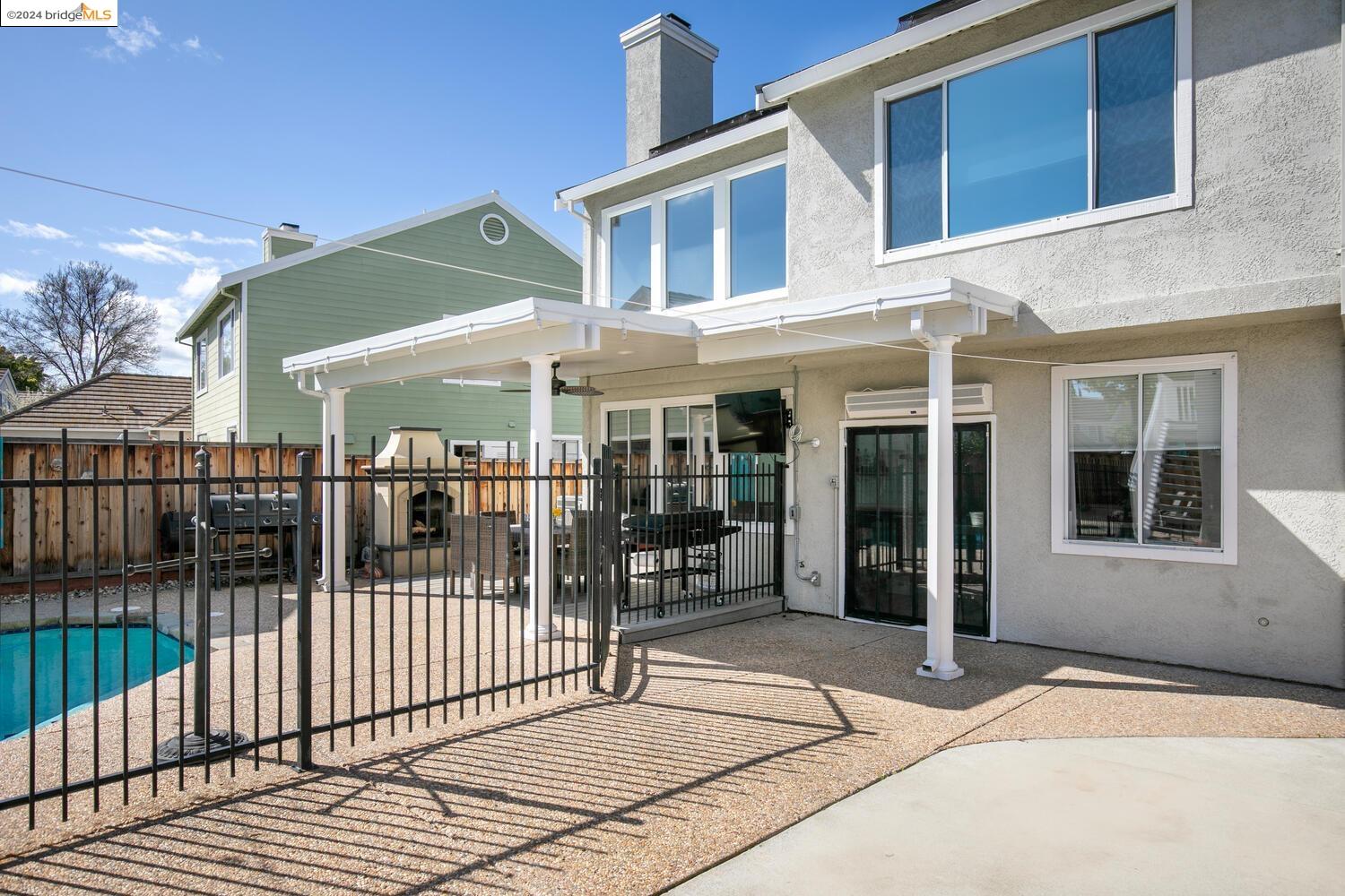 342 Chaucer Dr