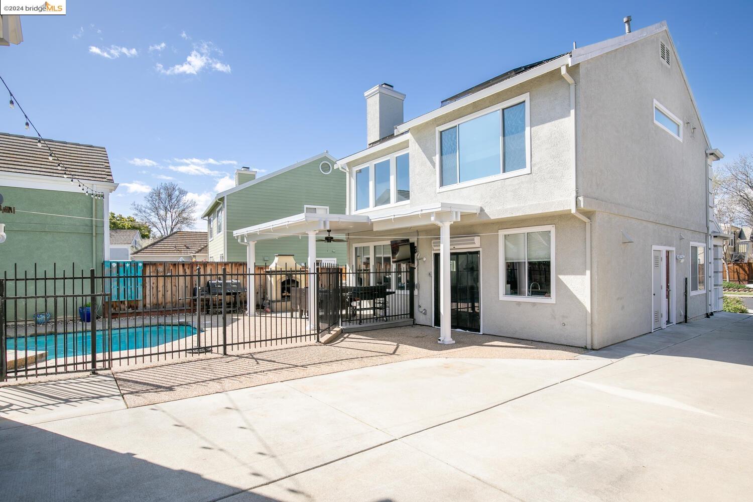 342 Chaucer Dr