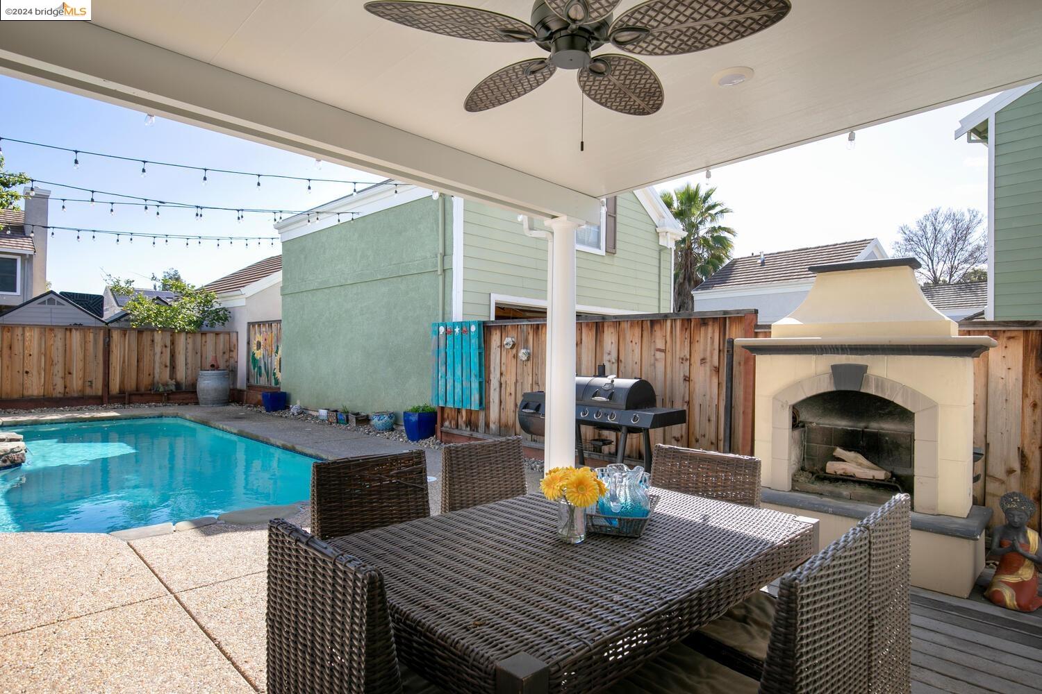 342 Chaucer Dr