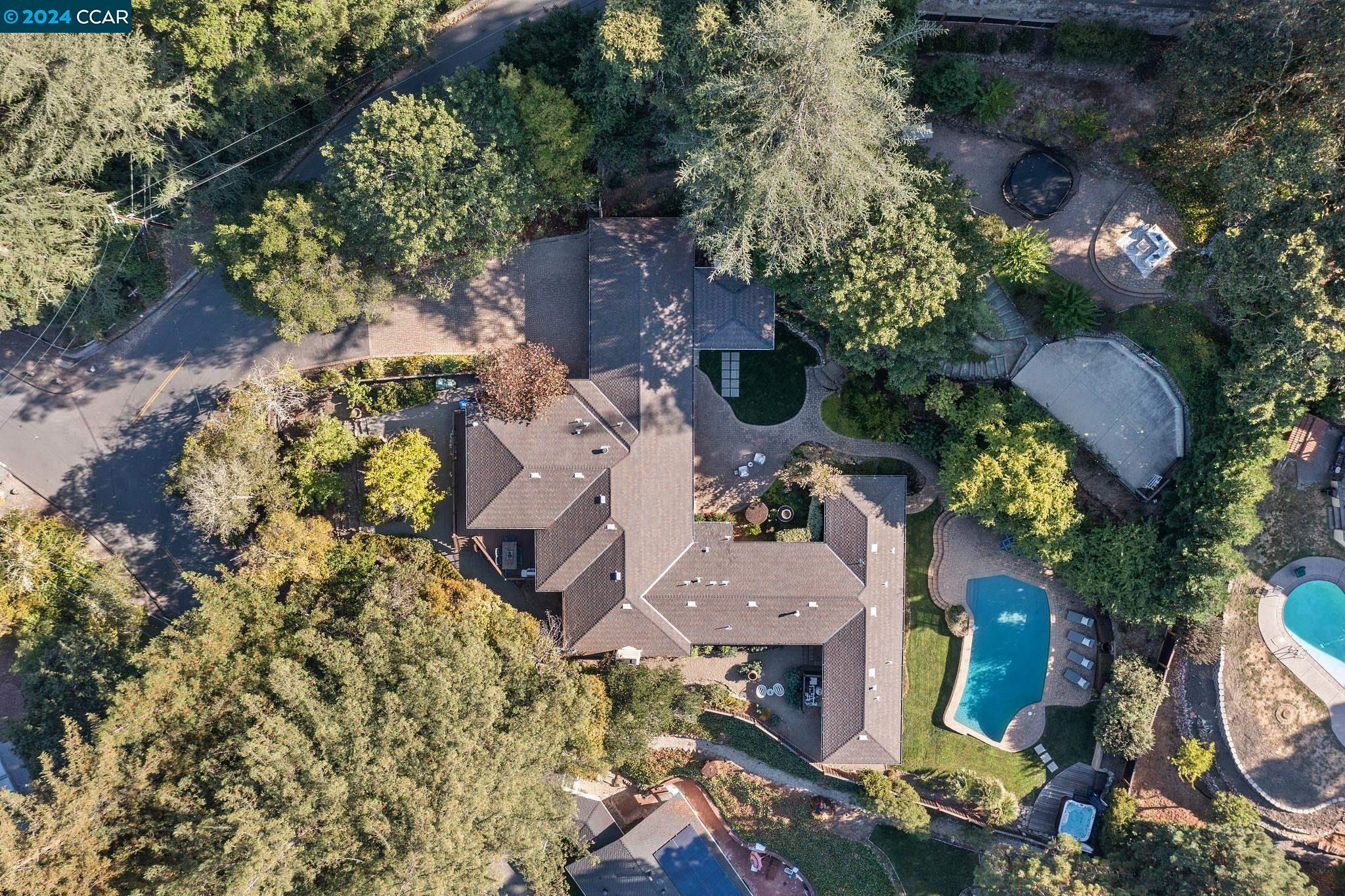 32 Crest Rd