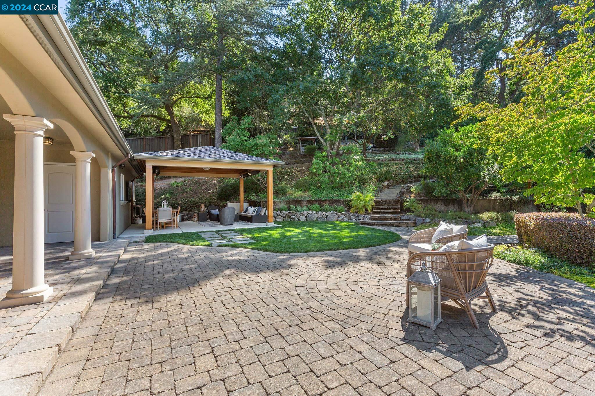 32 Crest Rd