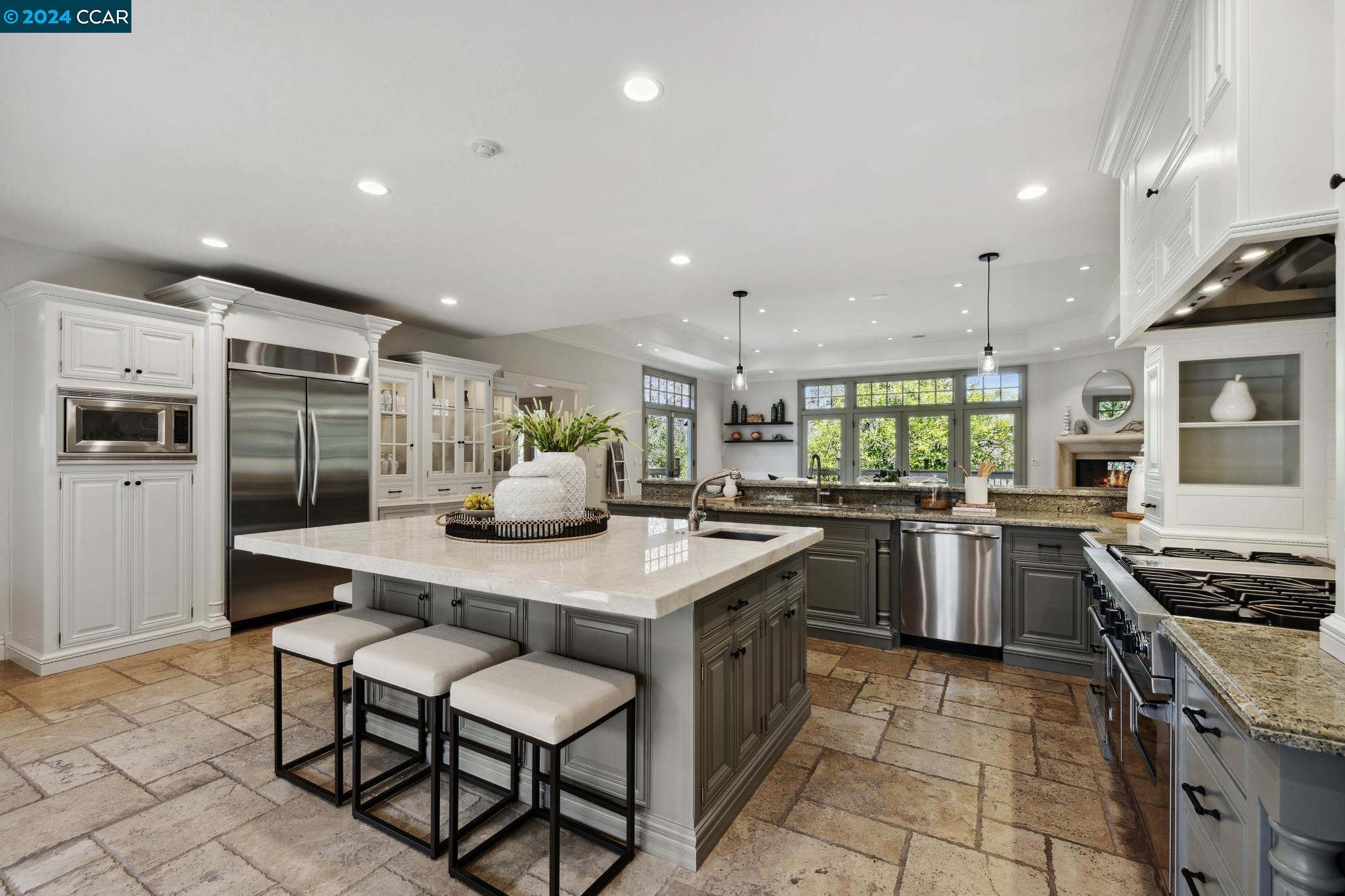 32 Crest Rd
