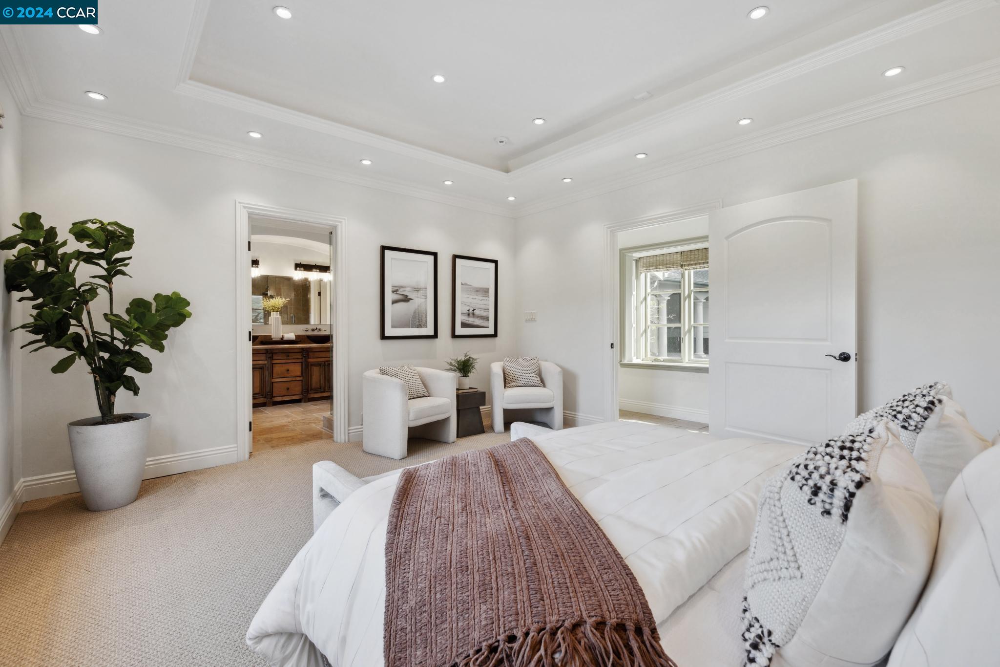 32 Crest Rd