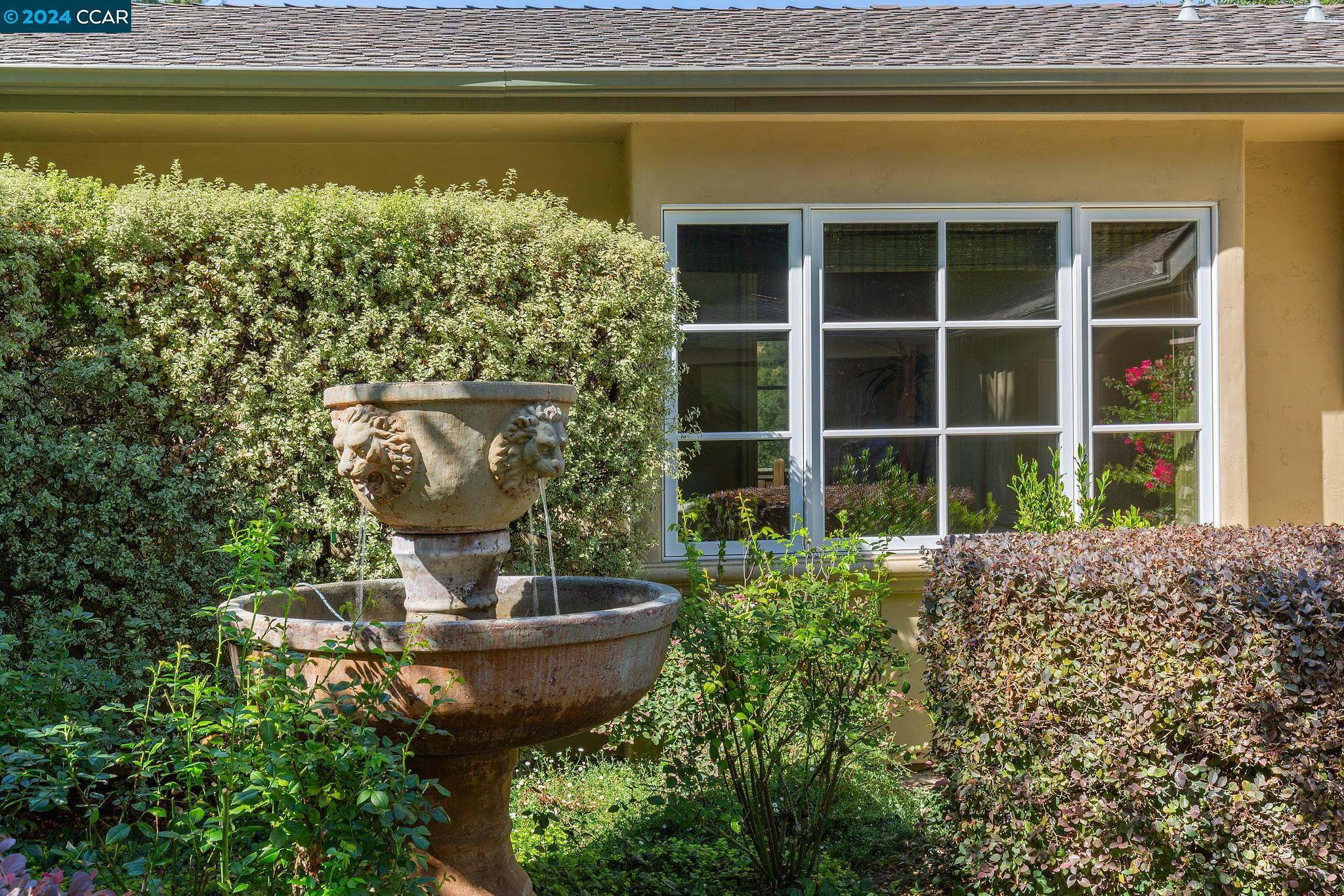 32 Crest Rd