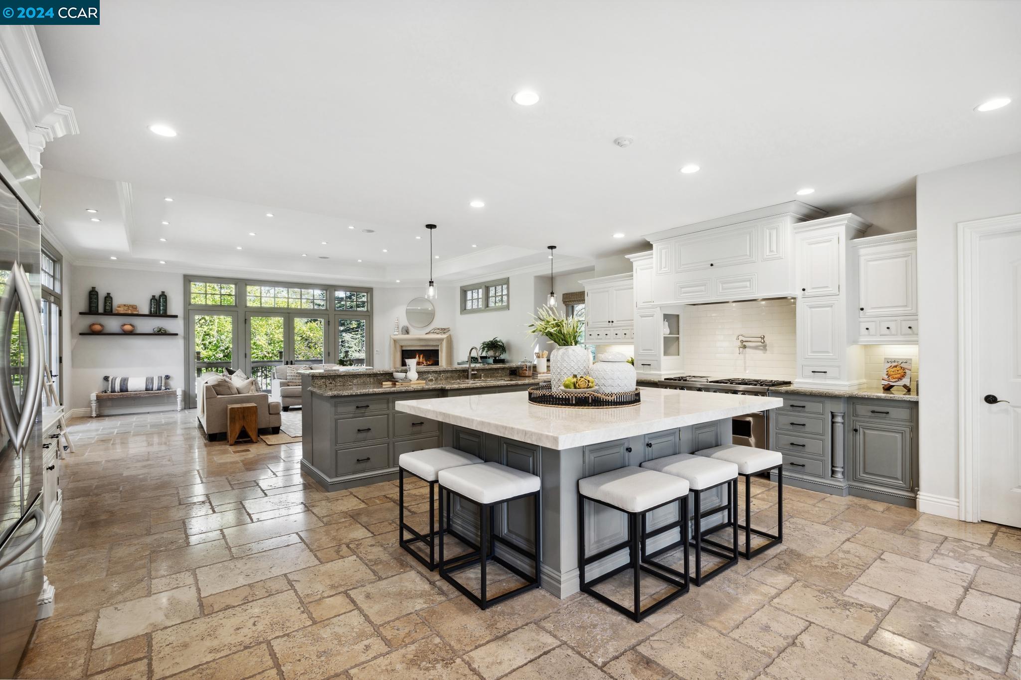 32 Crest Rd