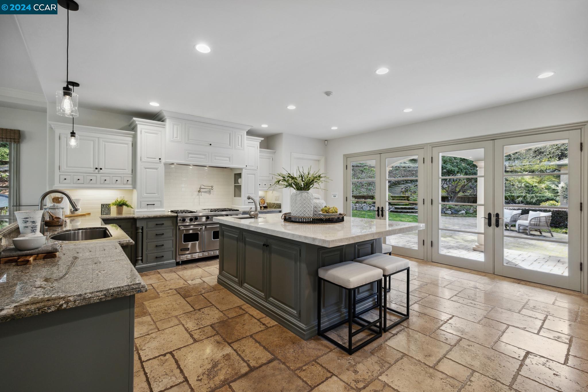 32 Crest Rd