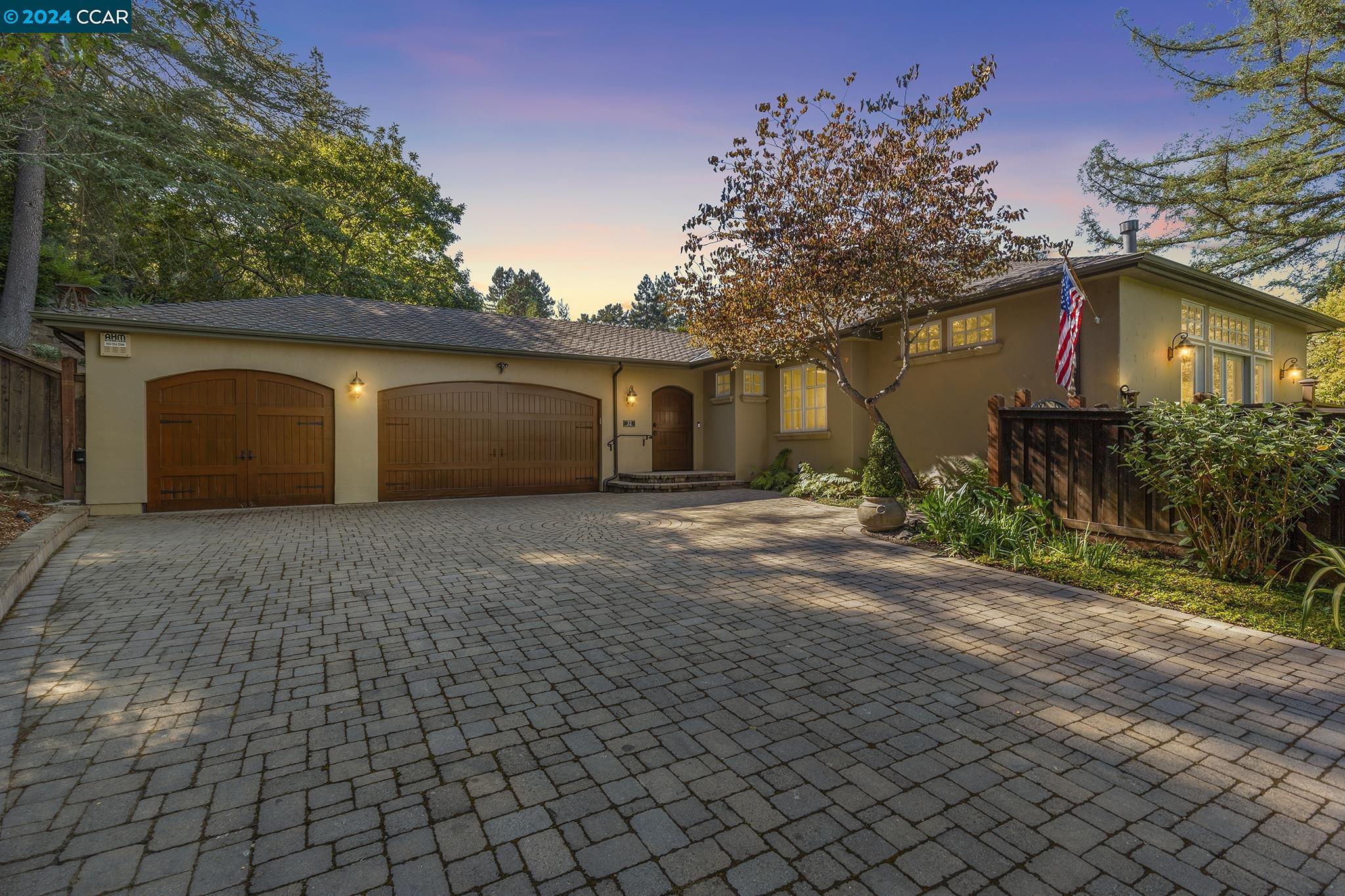 32 Crest Rd