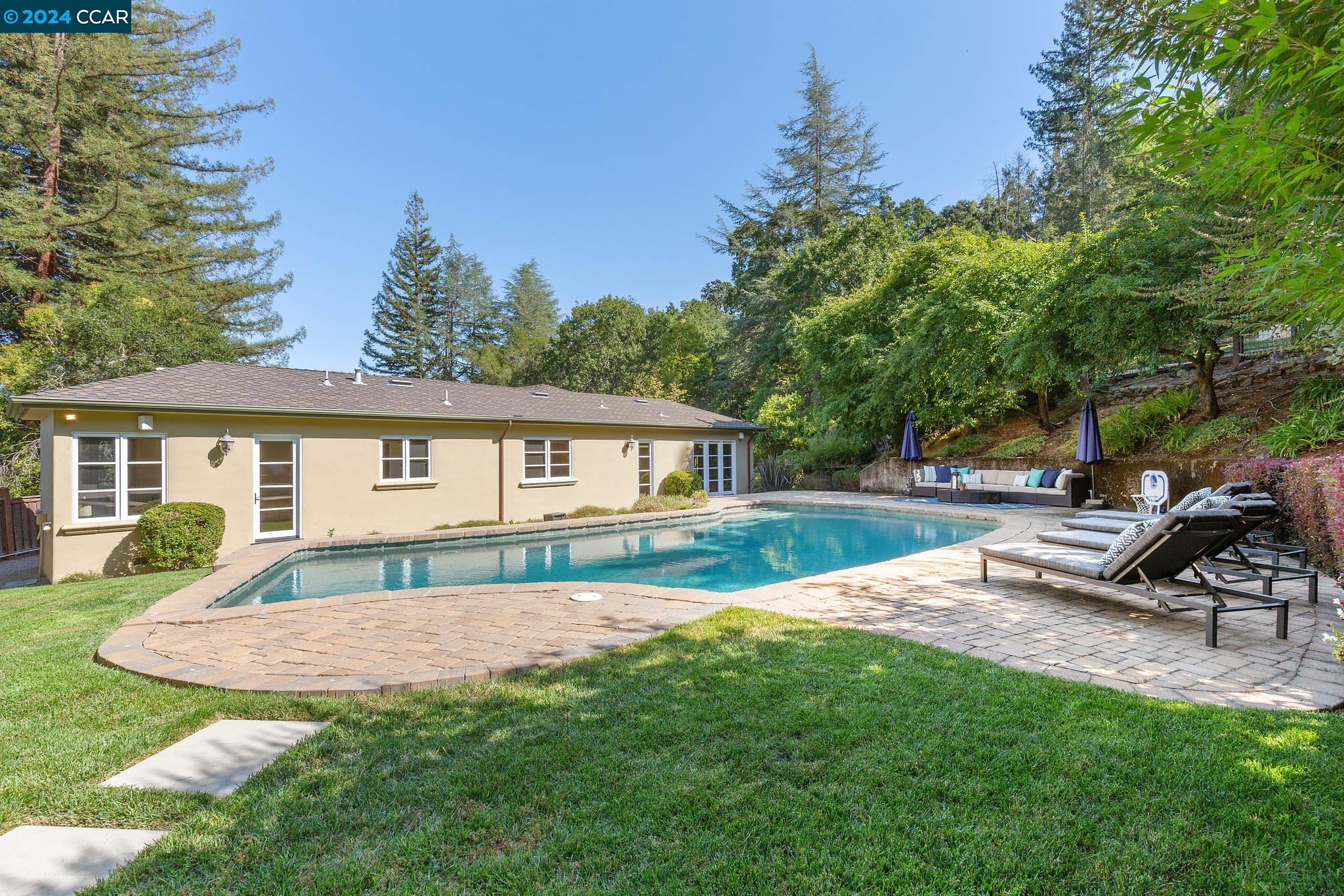 32 Crest Rd
