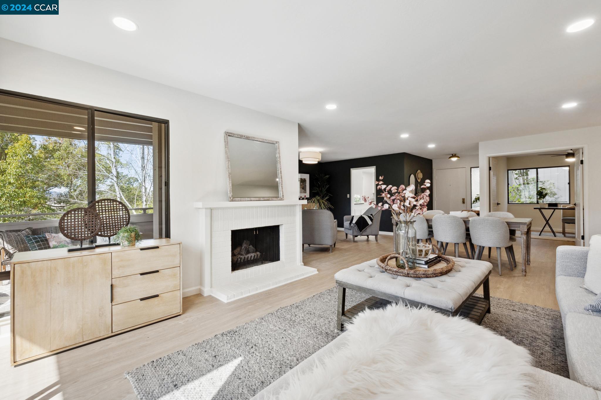 3580 Rossmoor Pkwy # 4