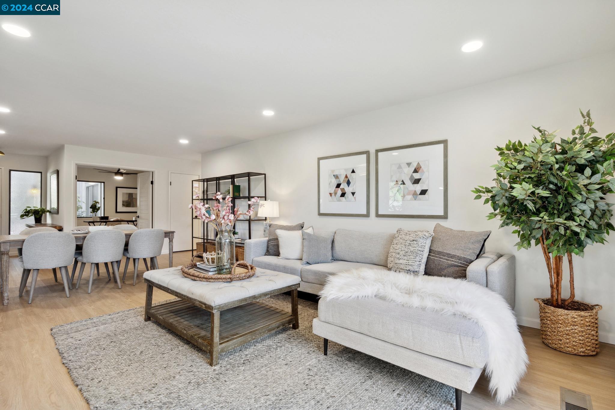3580 Rossmoor Pkwy # 4