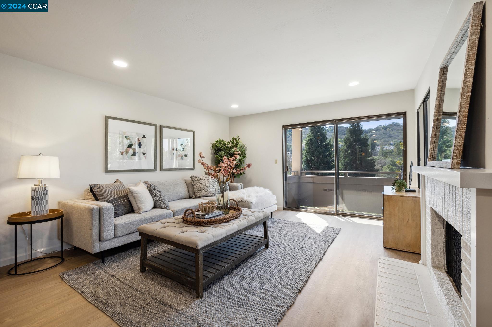 3580 Rossmoor Pkwy # 4