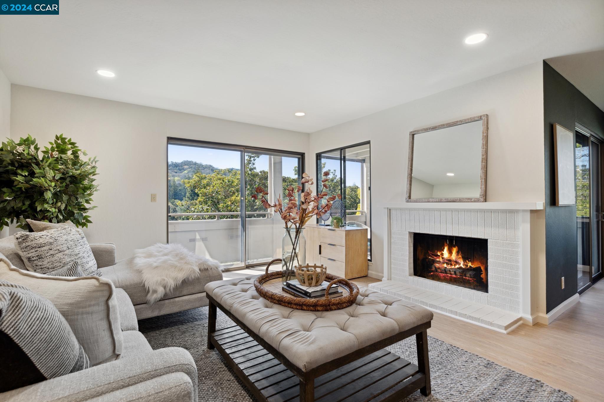 3580 Rossmoor Pkwy # 4