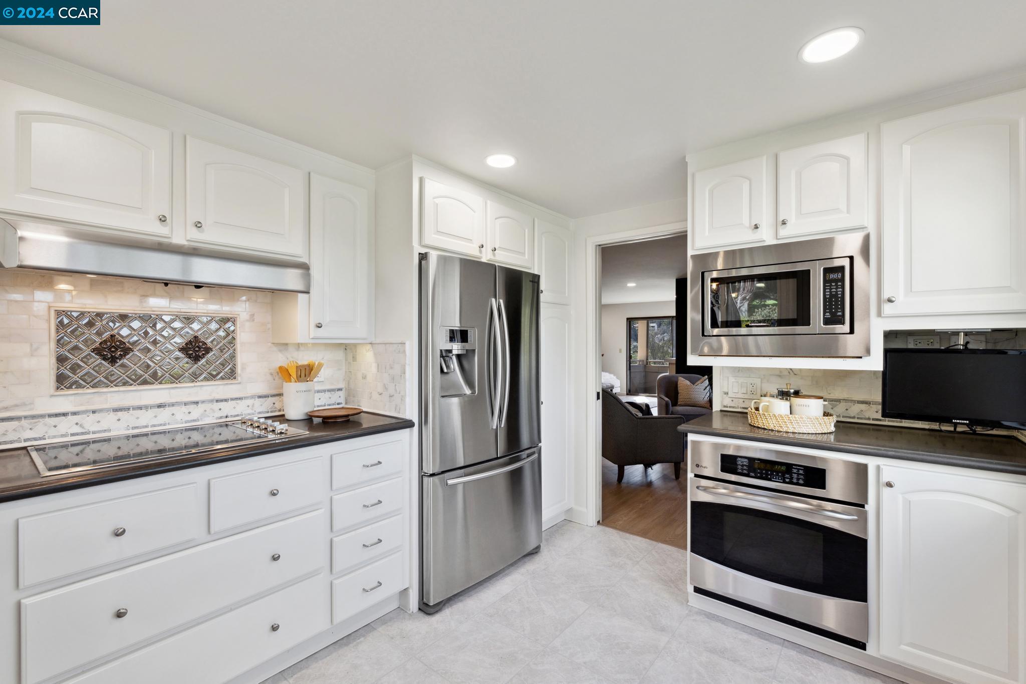 3580 Rossmoor Pkwy # 4