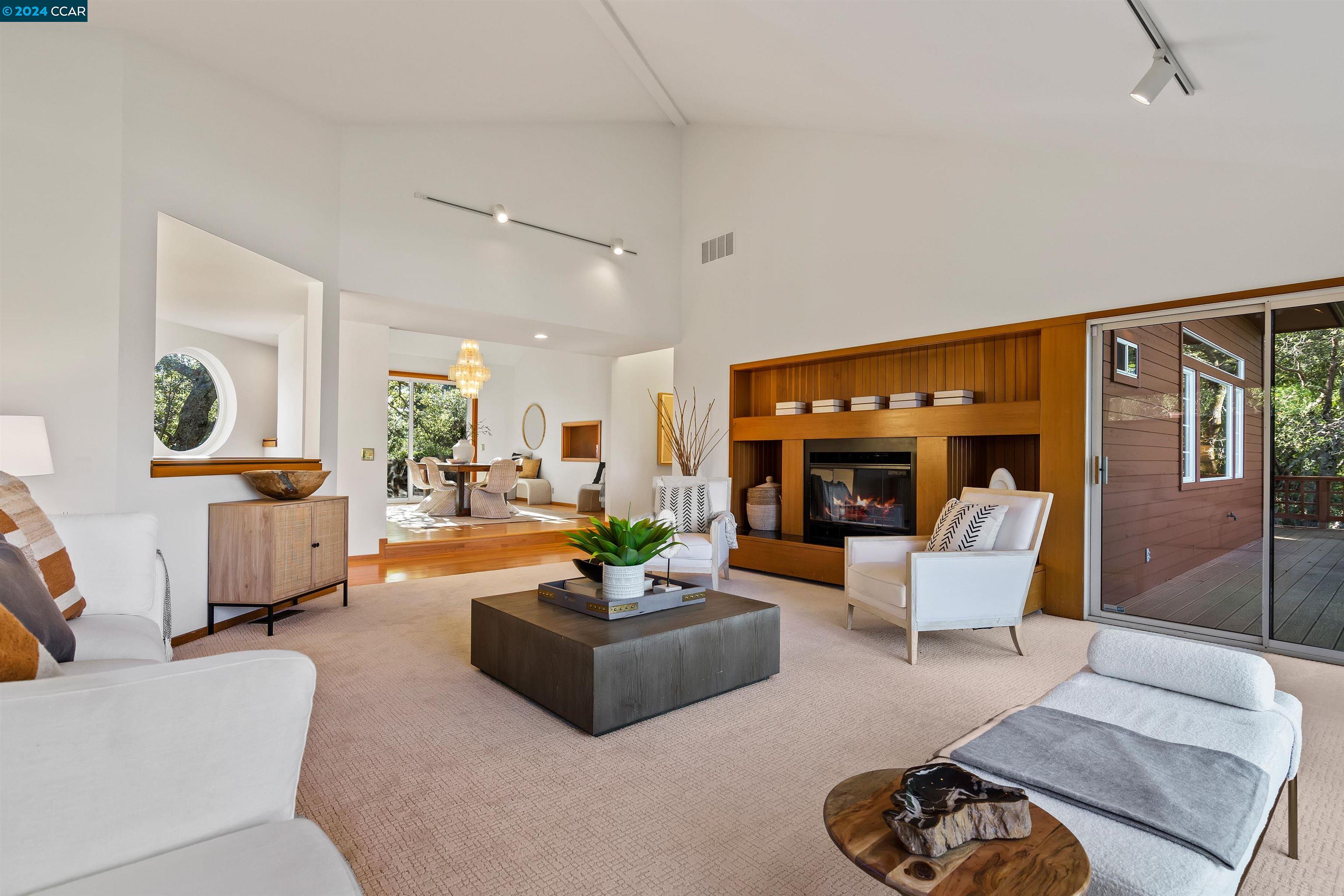 8 Mountain View Ln