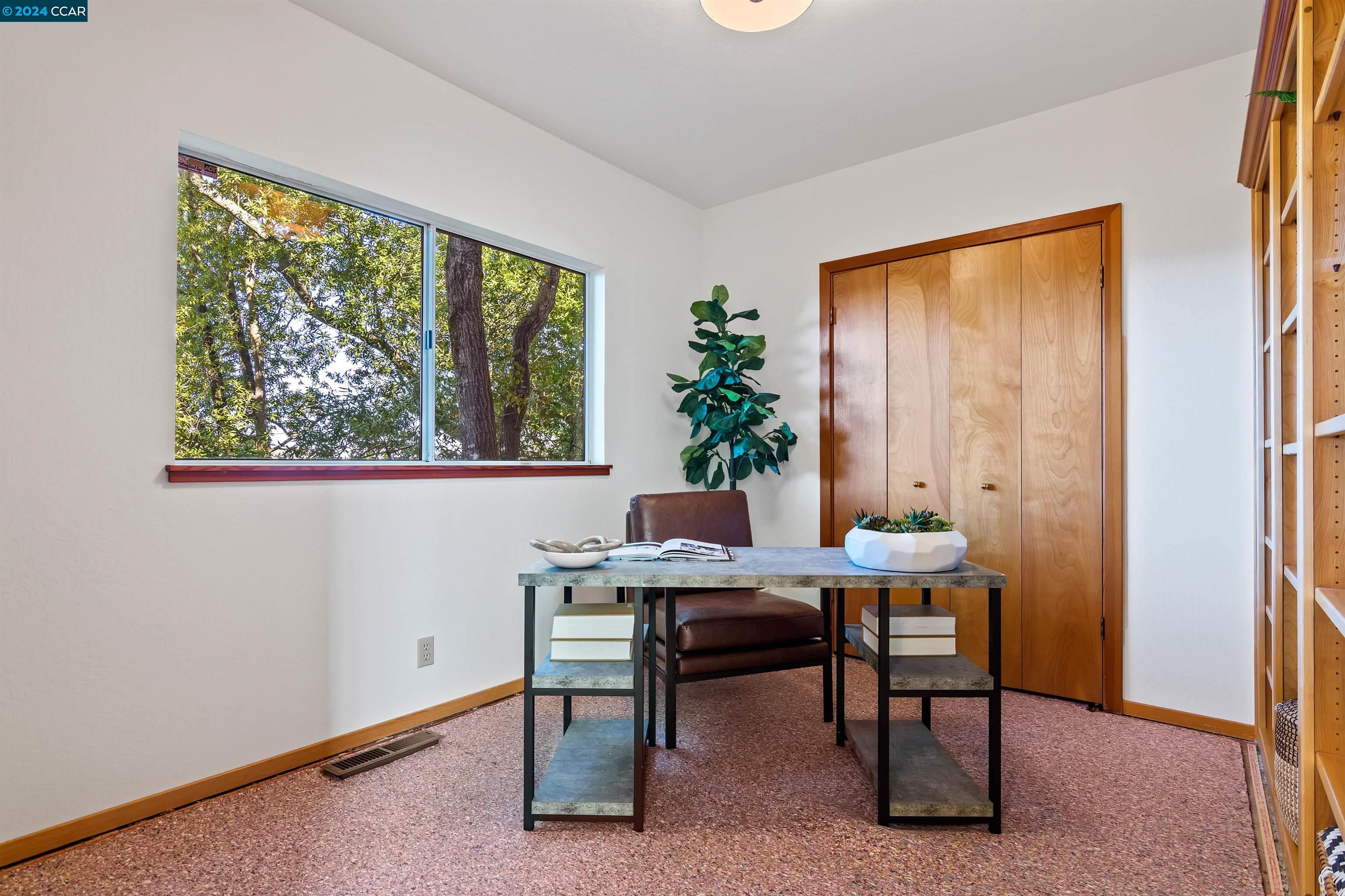 8 Mountain View Ln