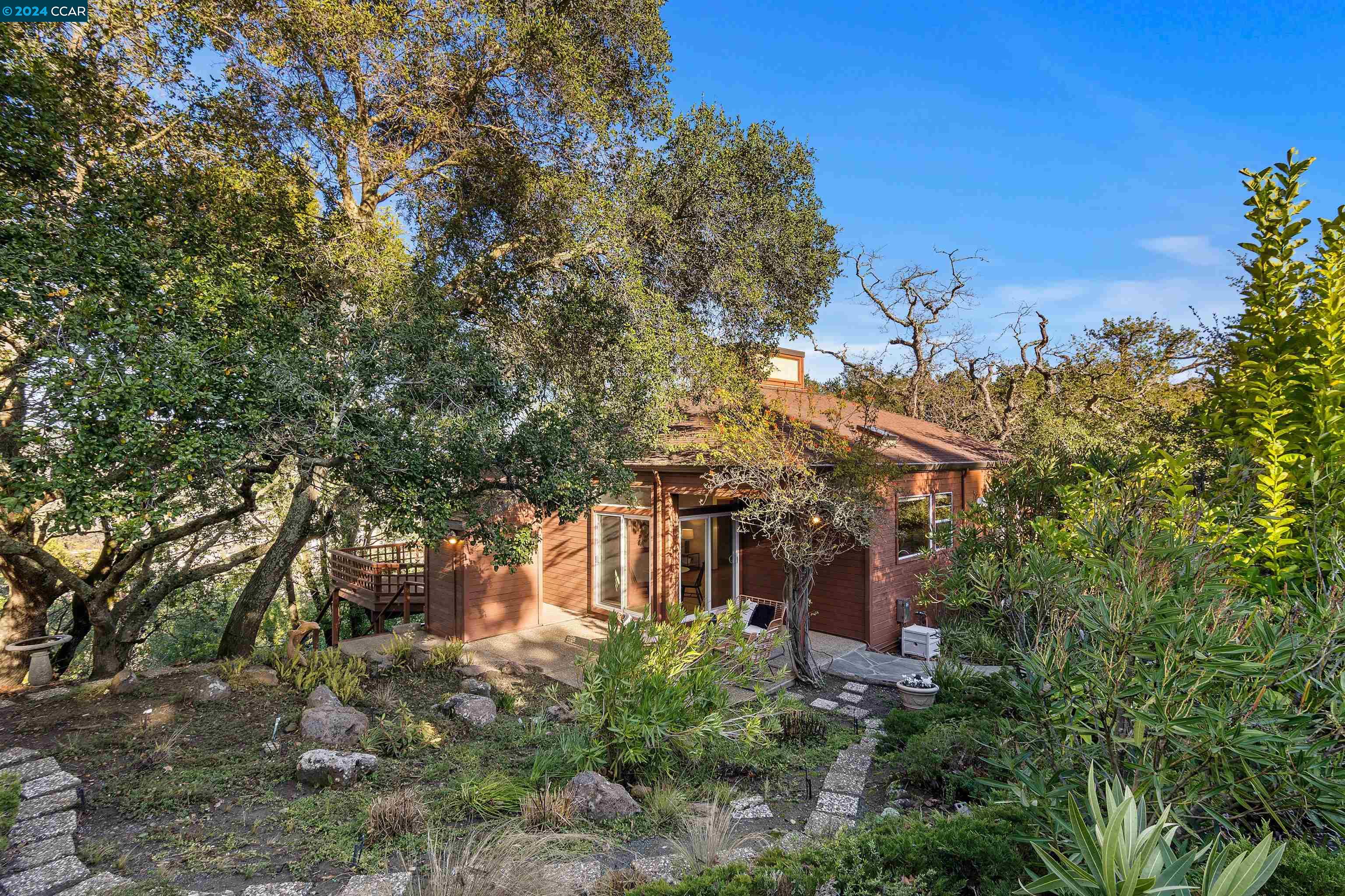8 Mountain View Ln
