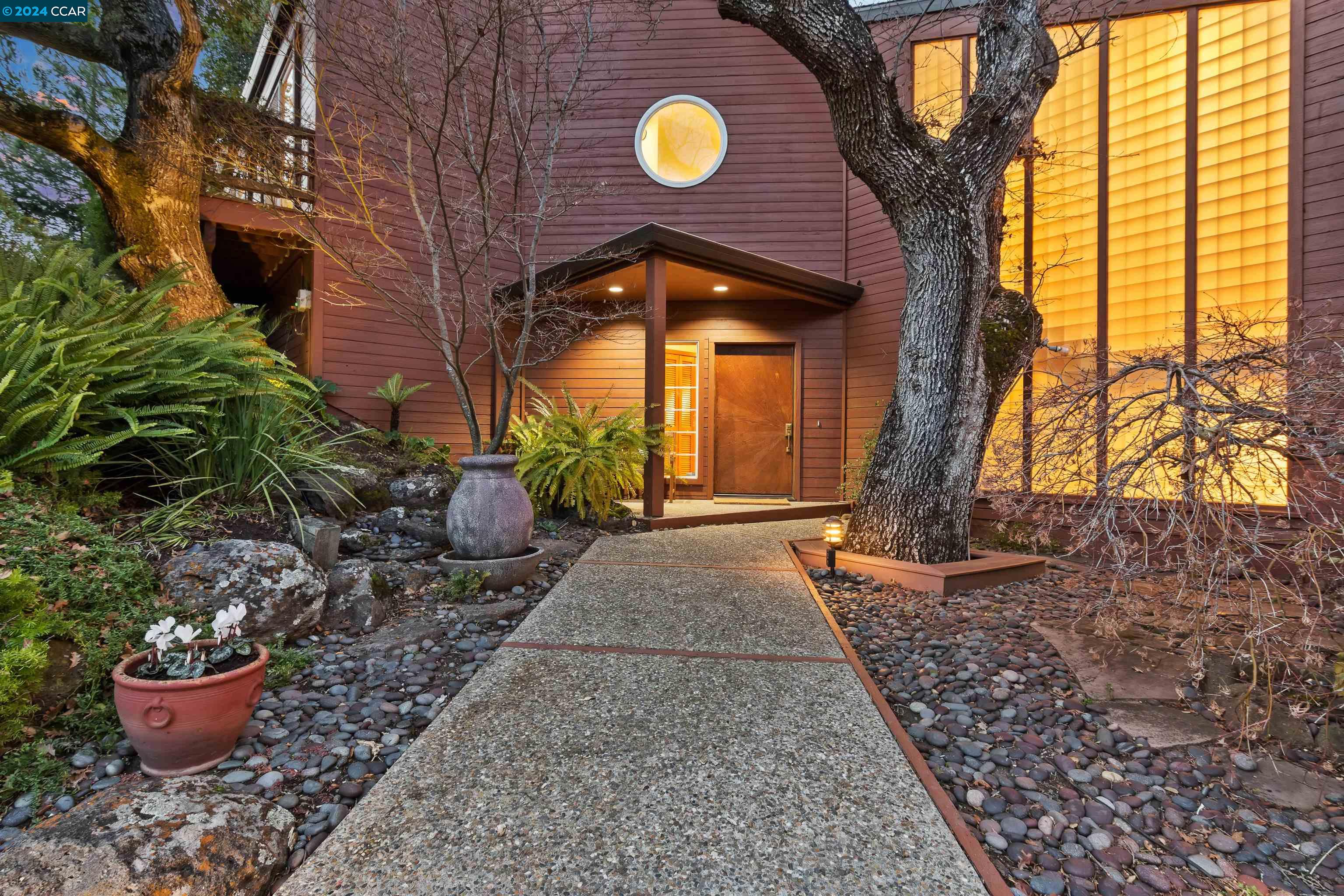 8 Mountain View Ln