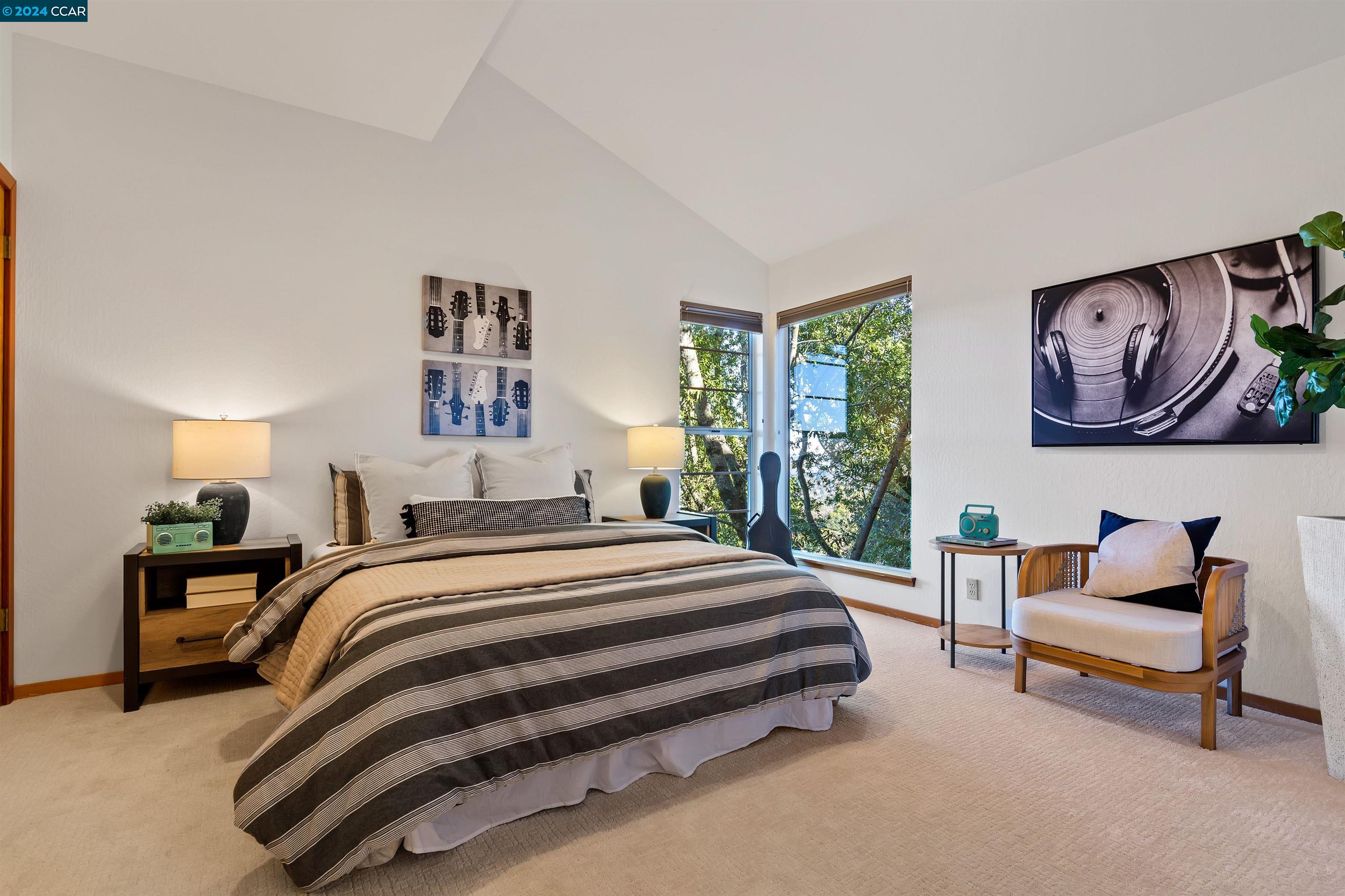 8 Mountain View Ln