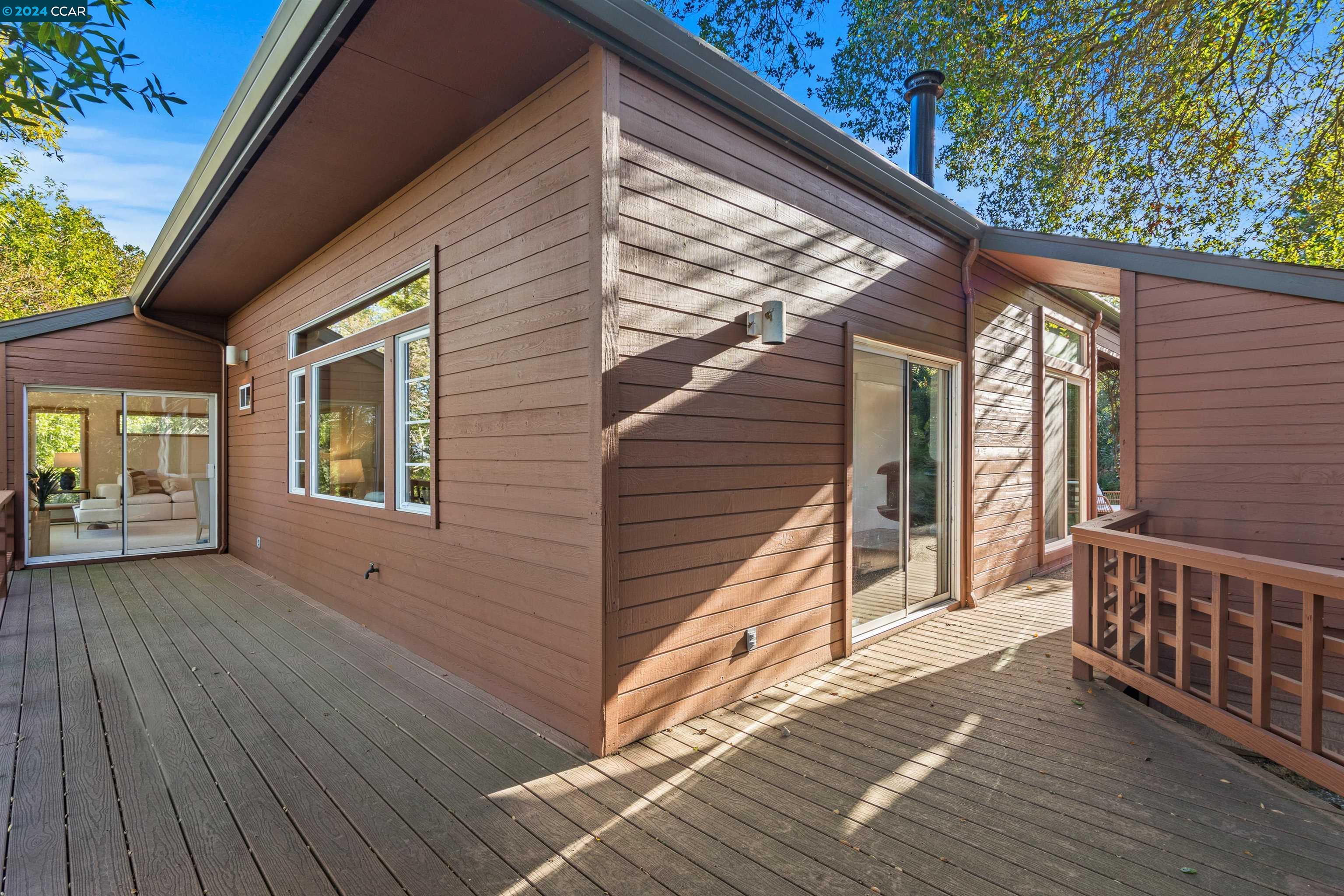 8 Mountain View Ln