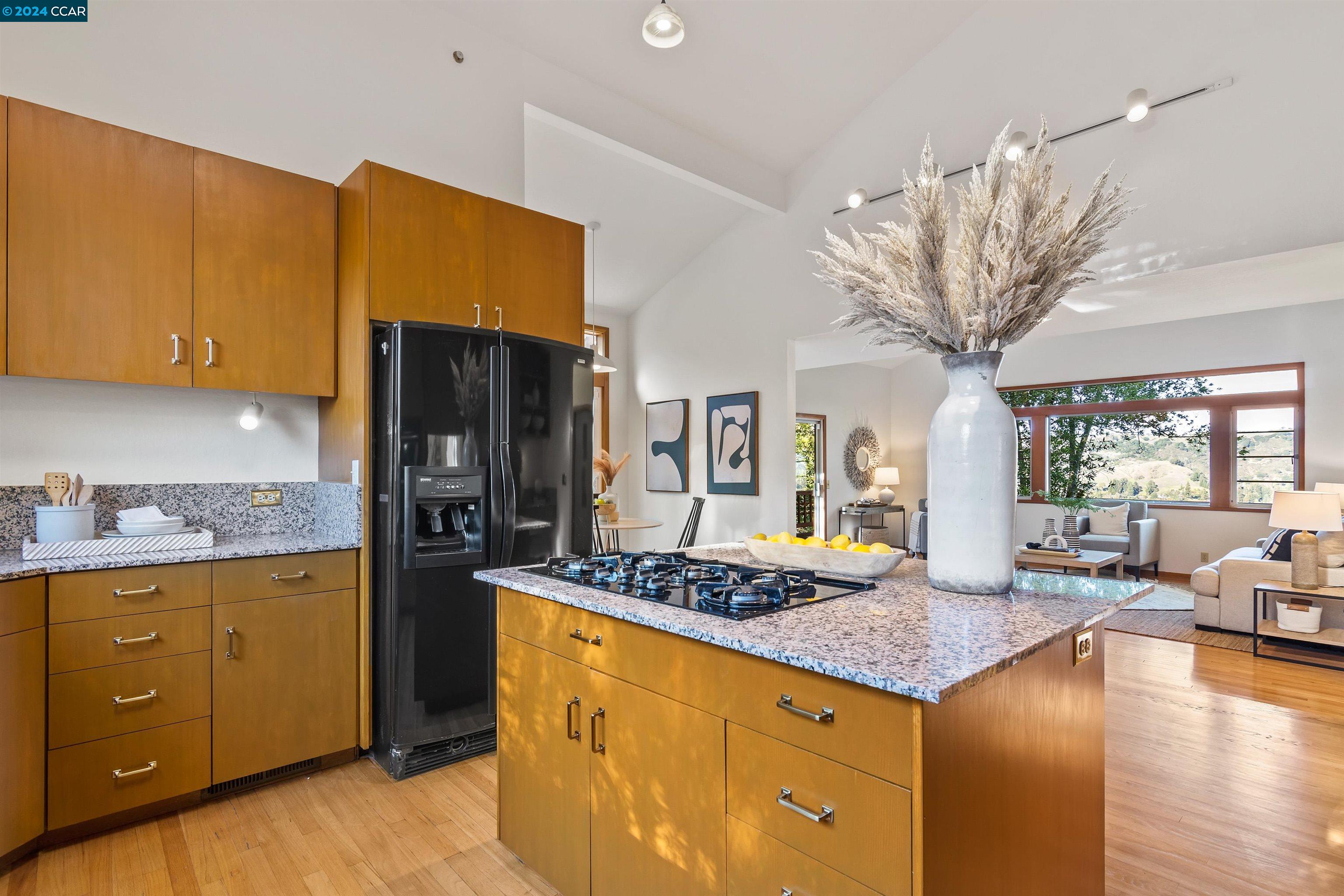 8 Mountain View Ln