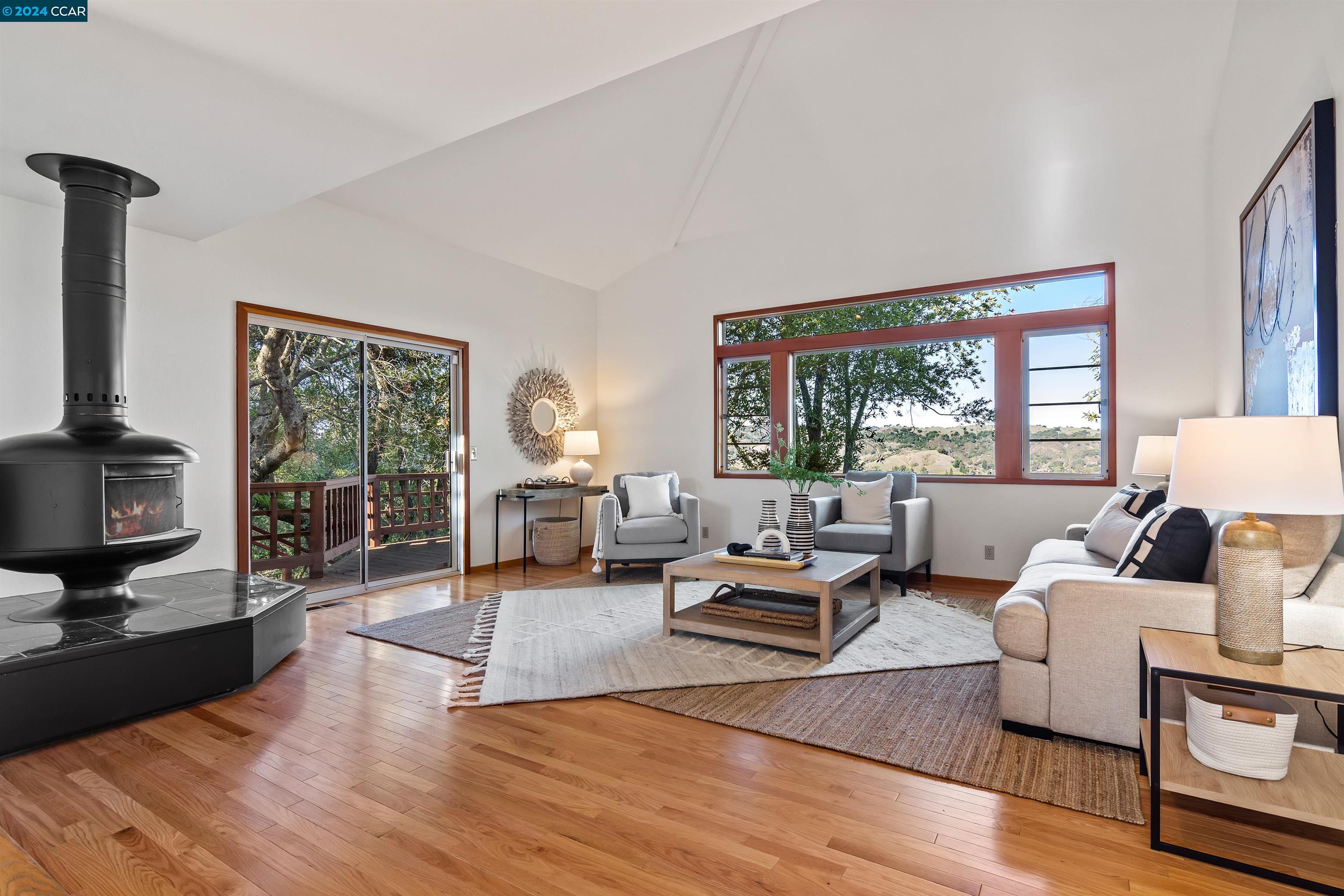 8 Mountain View Ln