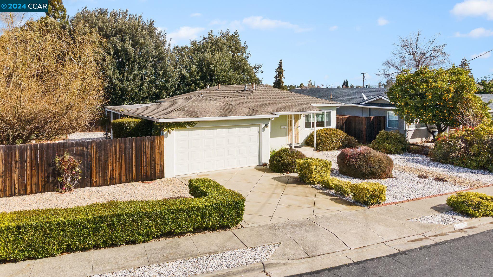 1519 Cherrywood Dr