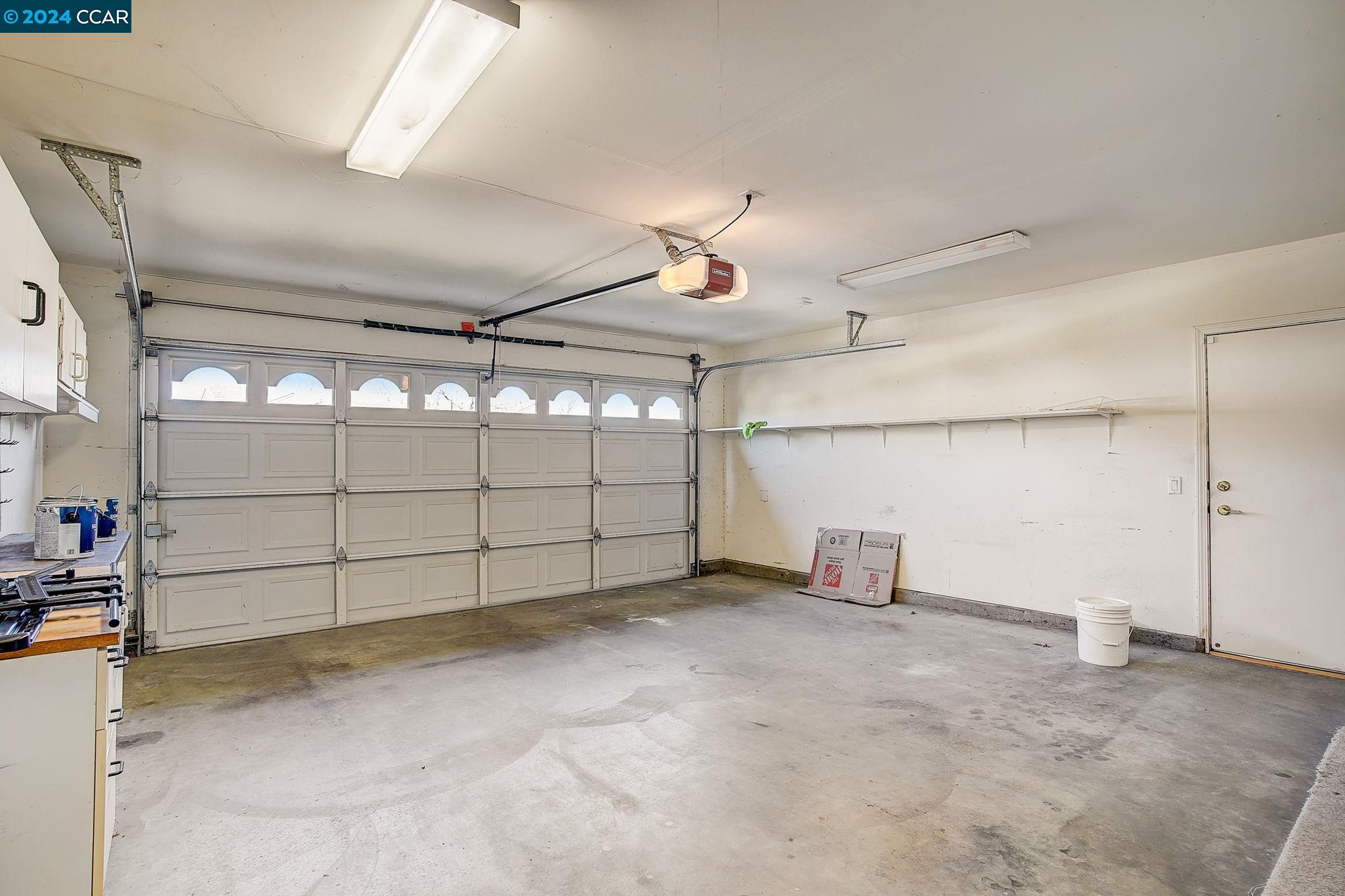 1690 Roxbury Way