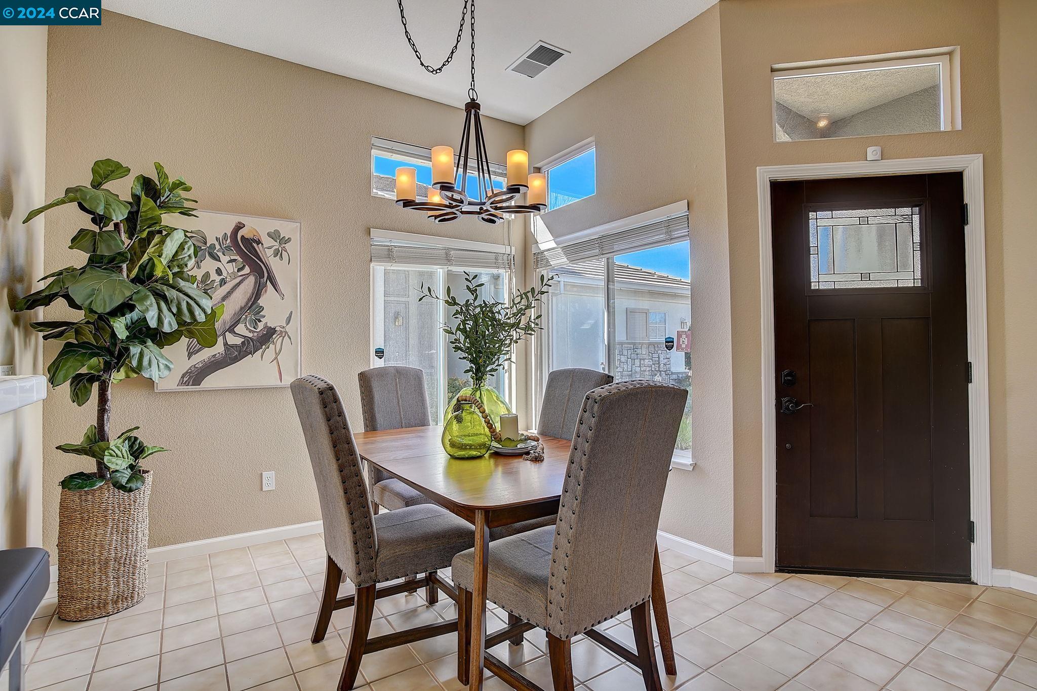 1690 Roxbury Way
